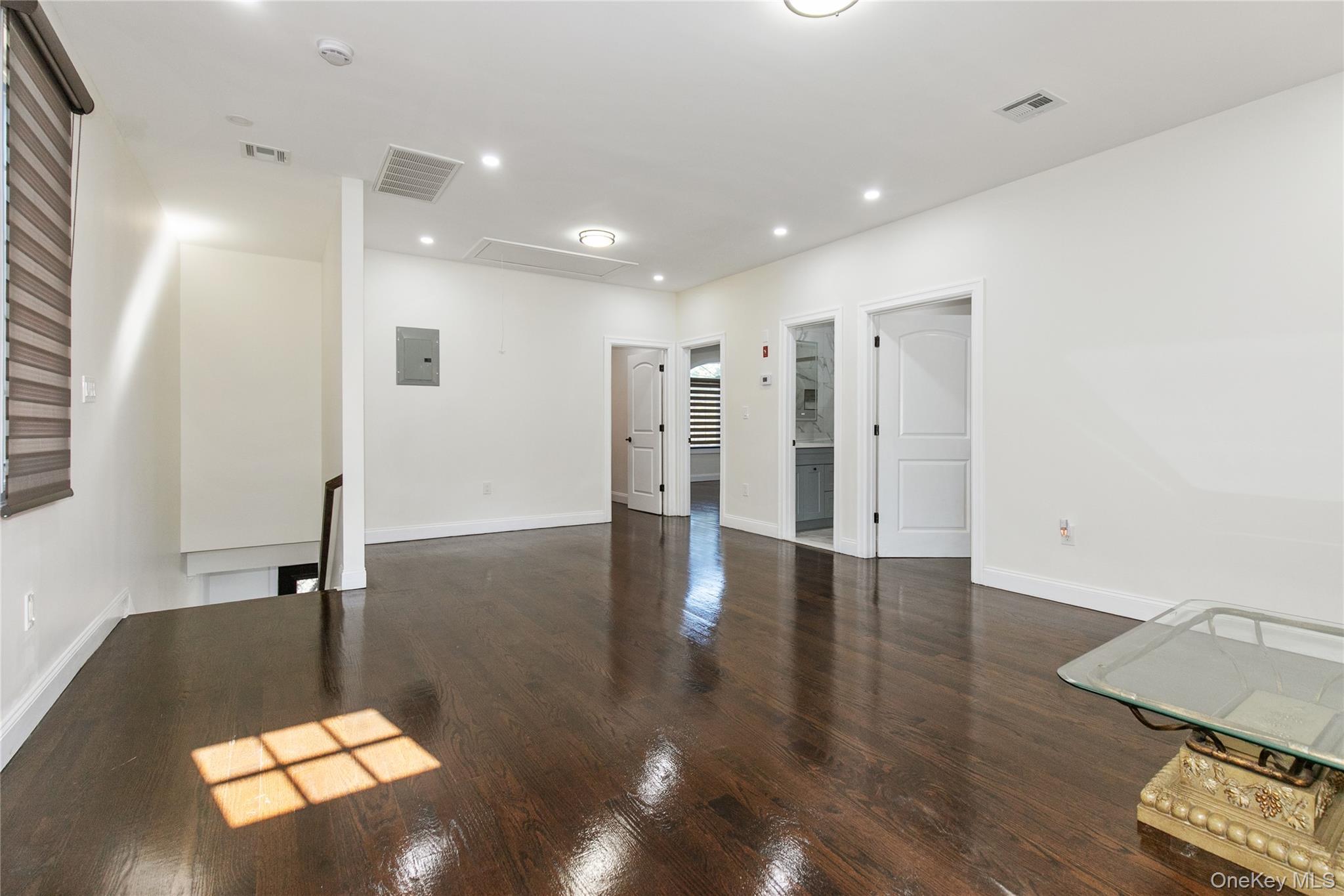 Single Family New Hyde Park Drive Nassau County, NY 11040, MLS-1050517-13