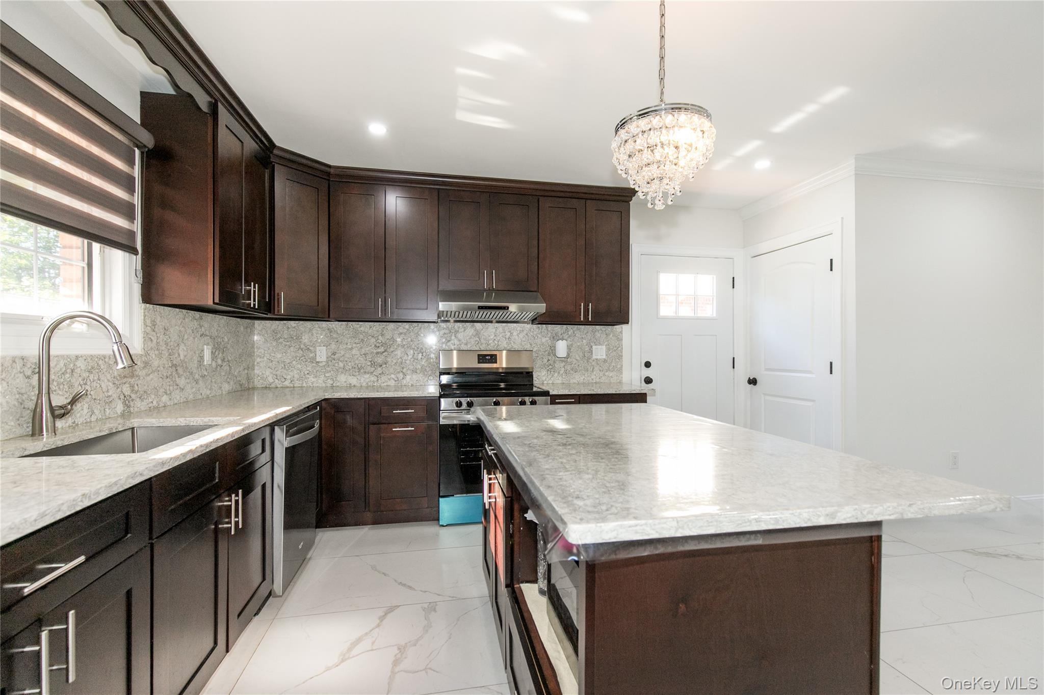 Single Family New Hyde Park Drive Nassau County, NY 11040, MLS-1050517-30