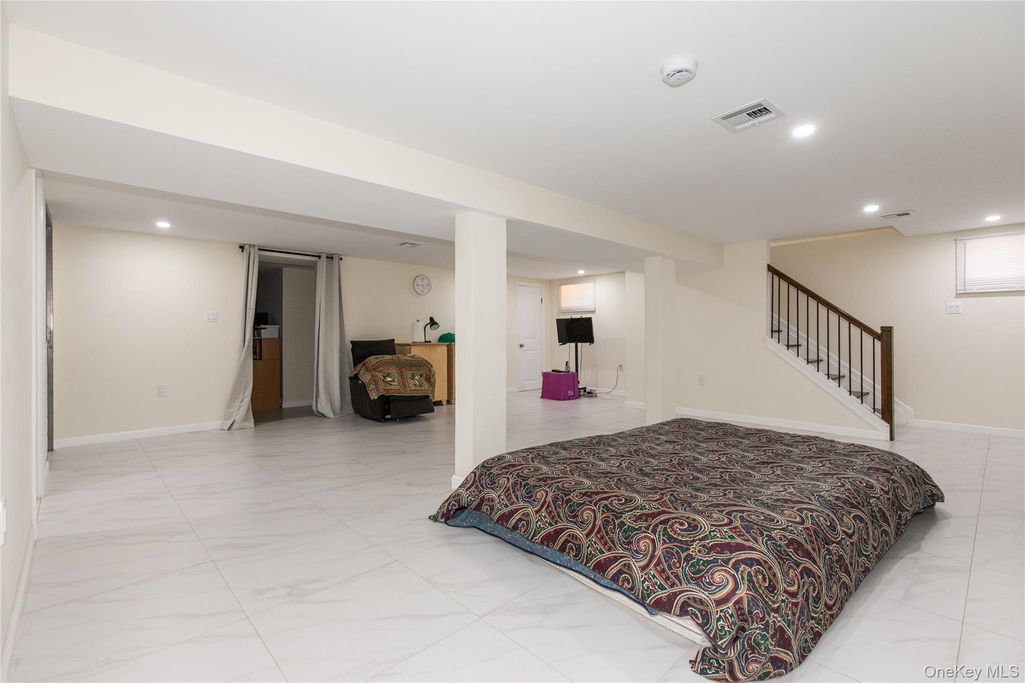 Single Family New Hyde Park Drive Nassau County, NY 11040, MLS-1050517-40