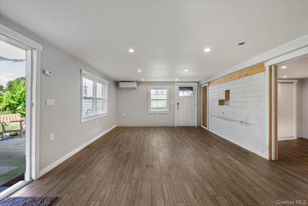 Single Family Central Avenue Suffolk County, NY 11701, MLS-1050526-19