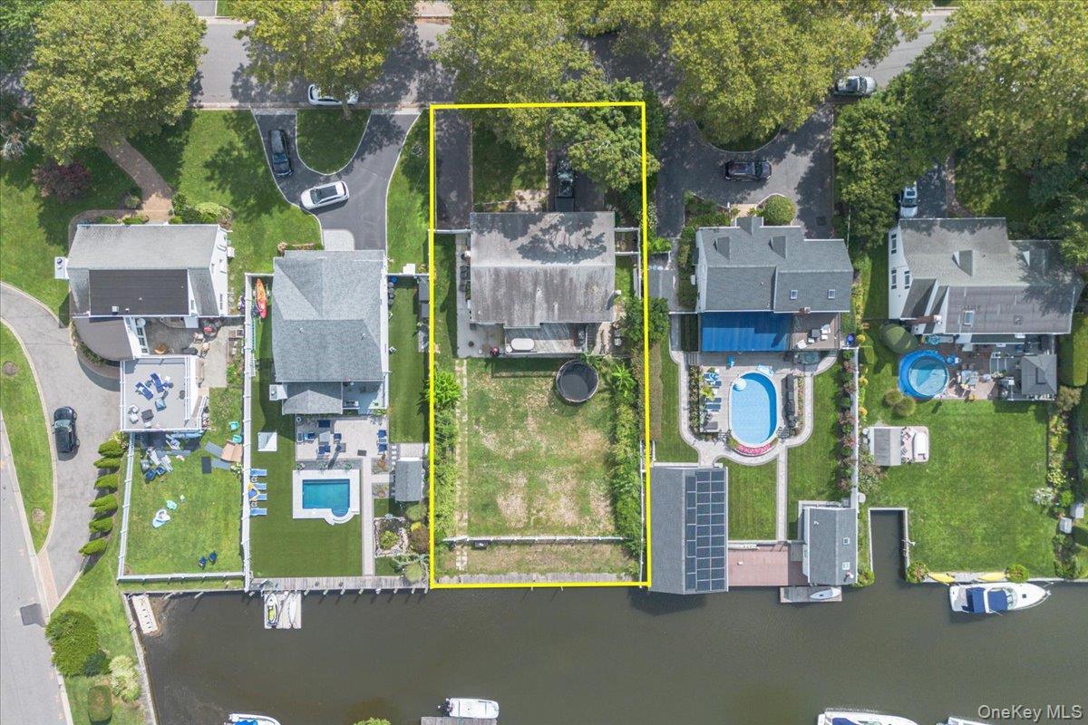 Single Family Central Avenue Suffolk County, NY 11701, MLS-1050526-29