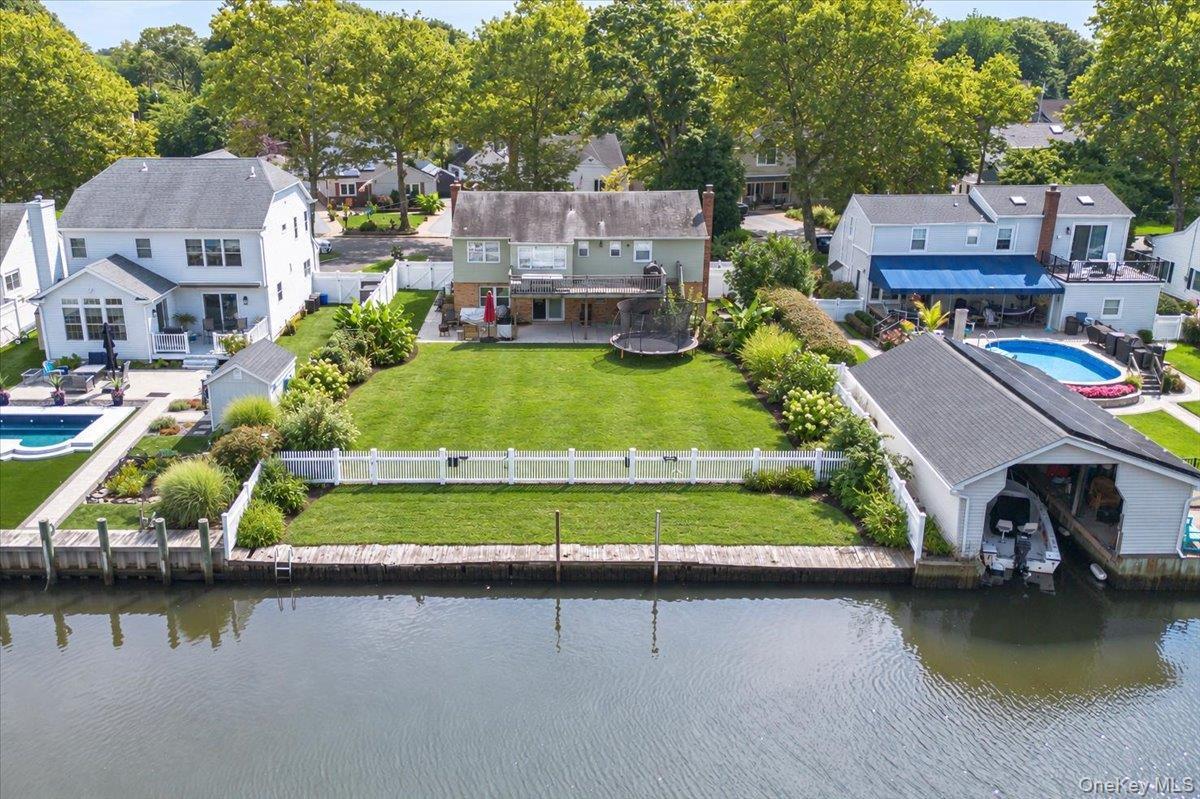 Single Family Central Avenue  Suffolk County, NY 11701, MLS-1050526-30
