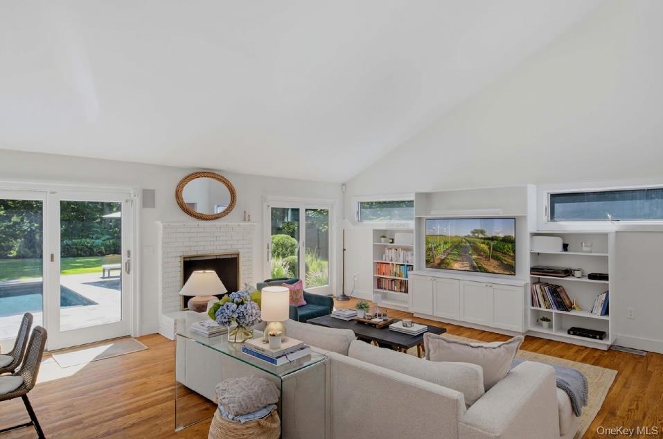 Single Family Surrey Court  Suffolk County, NY 11937, MLS-1050540-4