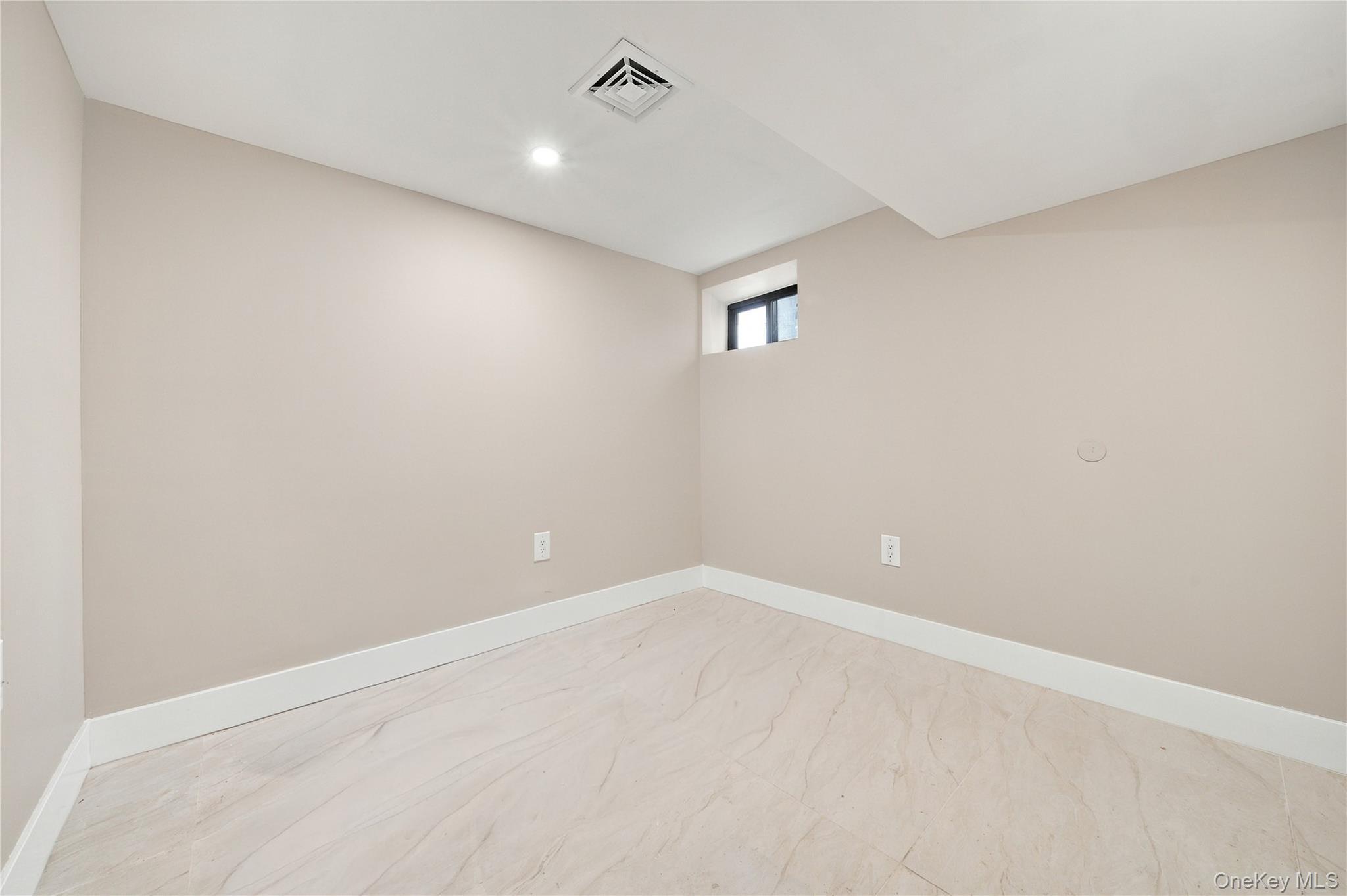 Single Family 189th Street  Queens, NY 11412, MLS-1050545-12