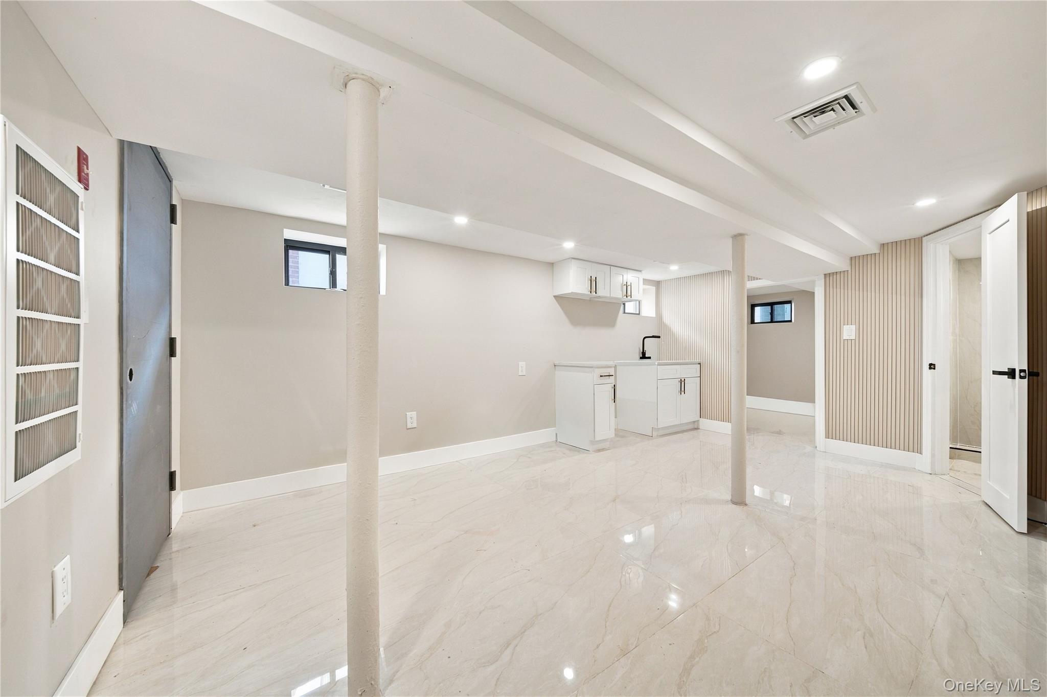 Single Family 189th Street  Queens, NY 11412, MLS-1050545-14
