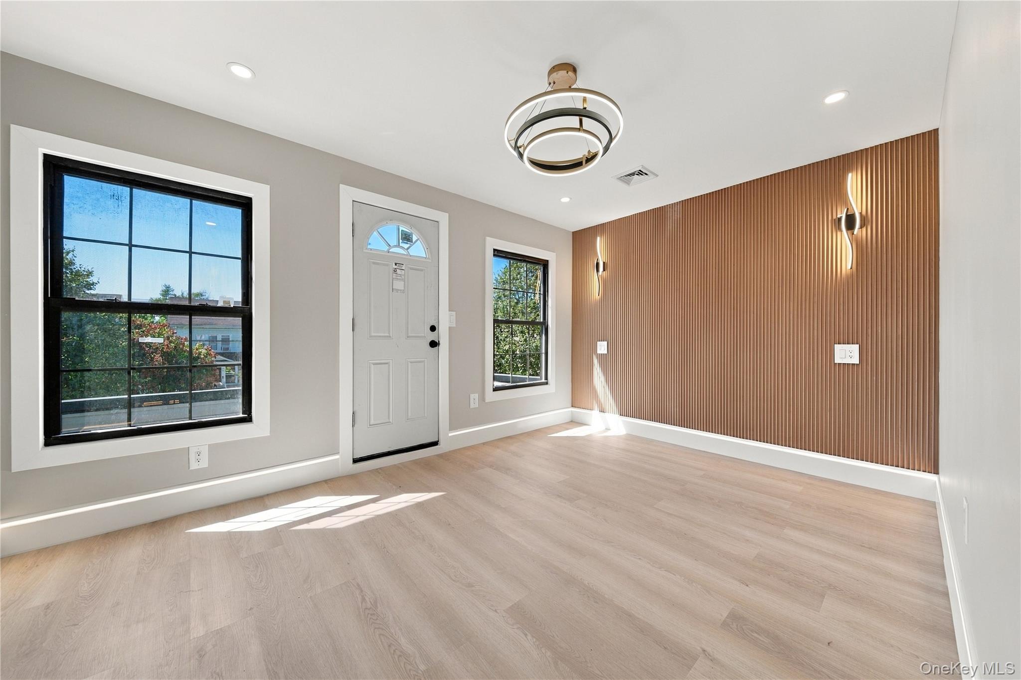 Single Family 189th Street  Queens, NY 11412, MLS-1050545-17