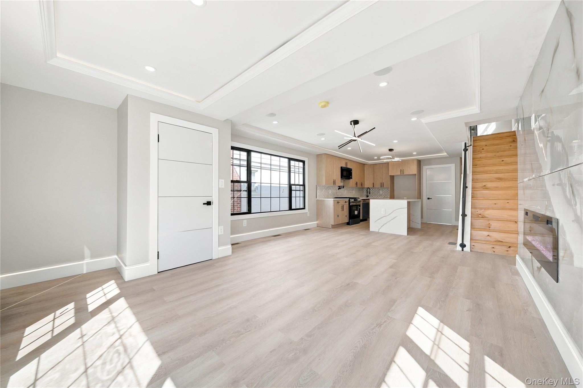 Single Family 189th Street  Queens, NY 11412, MLS-1050545-19