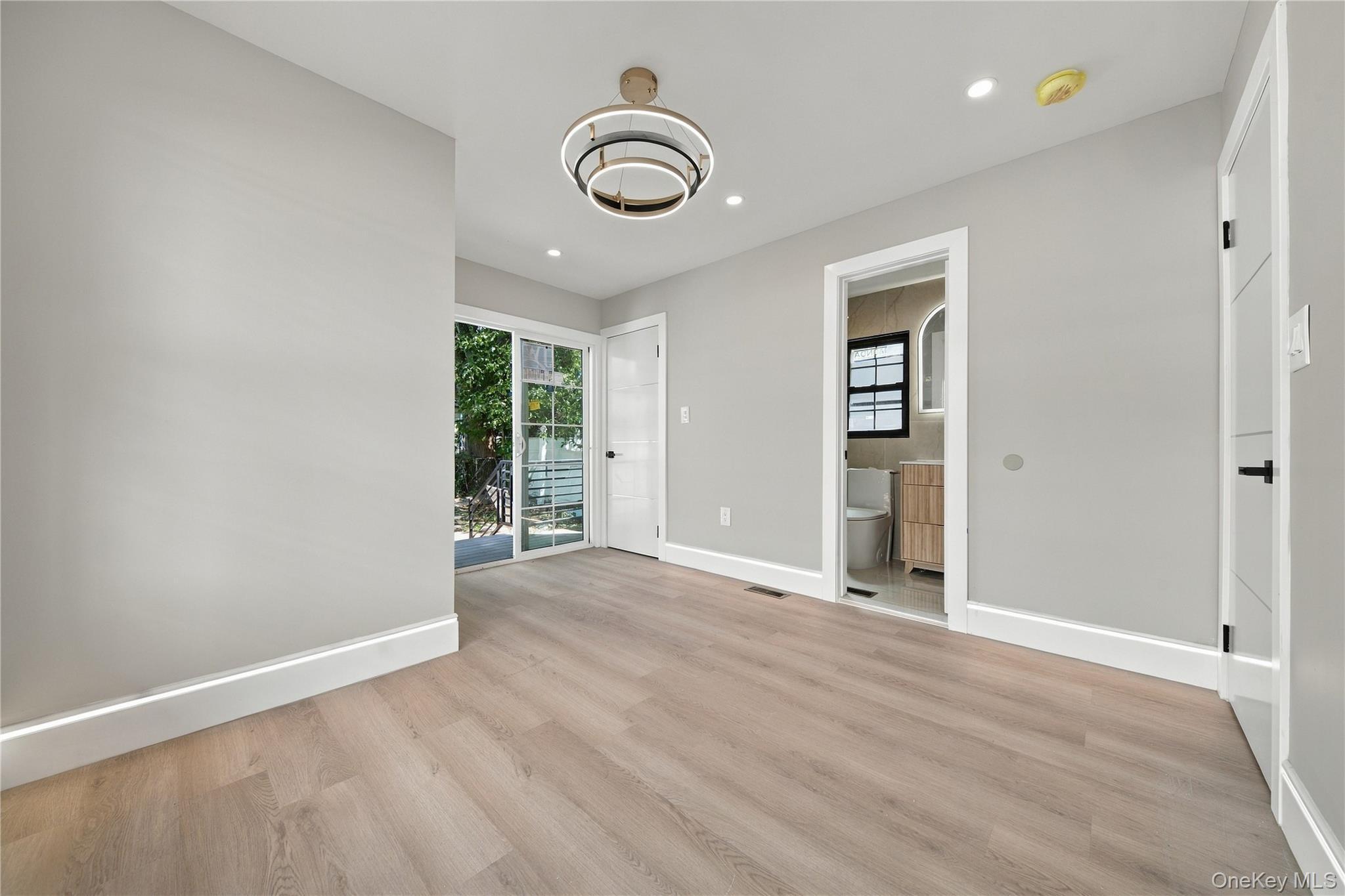 Single Family 189th Street  Queens, NY 11412, MLS-1050545-23