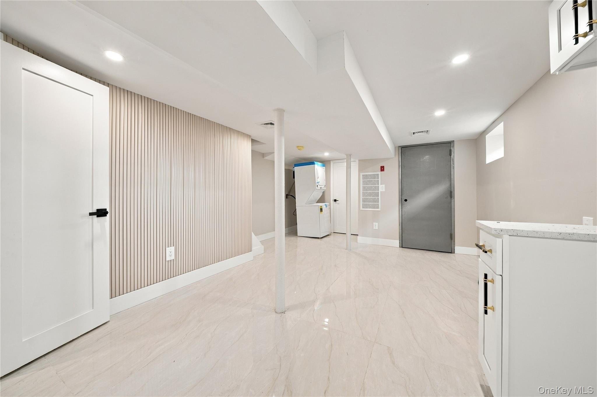 Single Family 189th Street  Queens, NY 11412, MLS-1050545-26