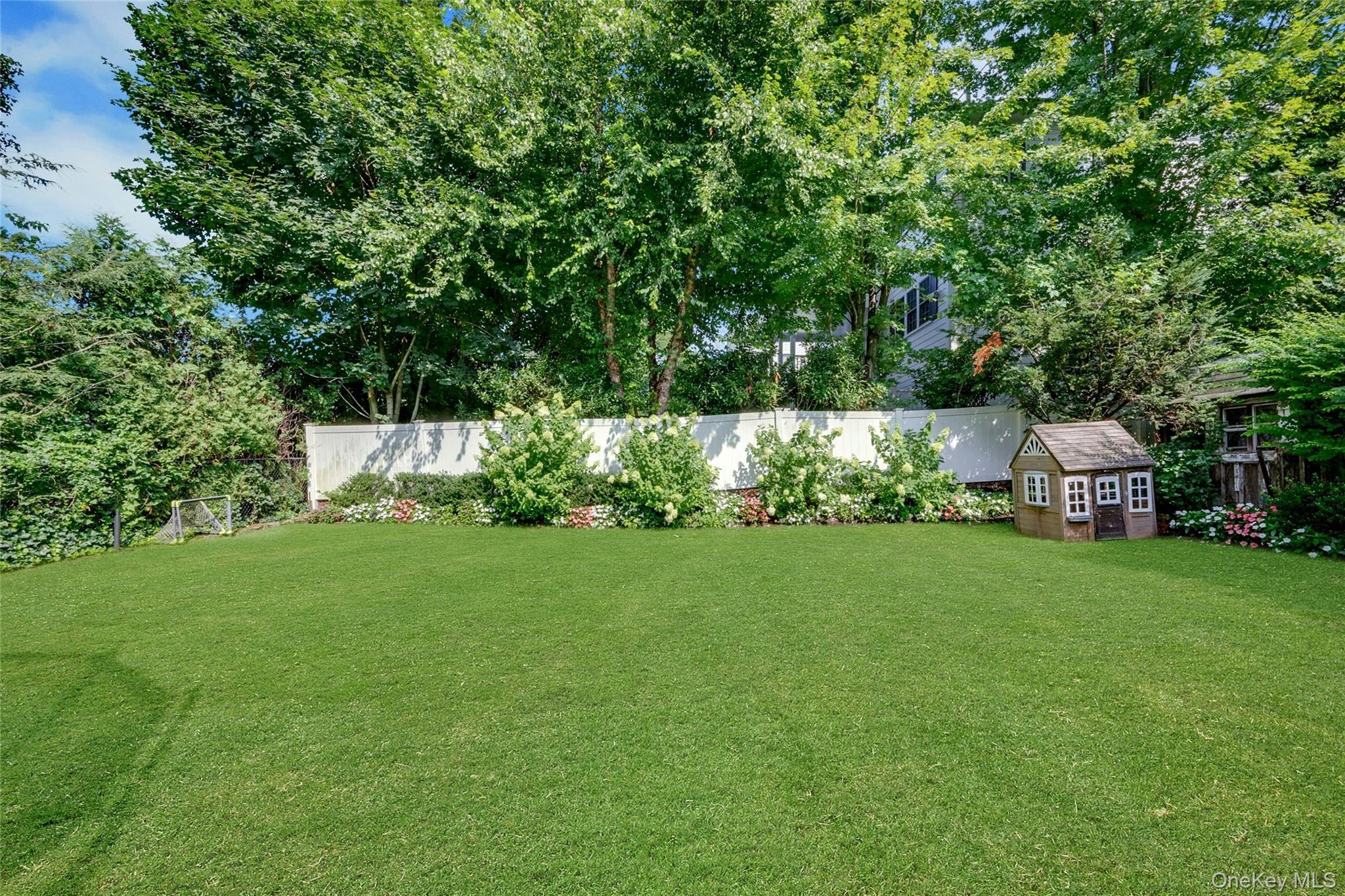 Single Family Holly Place  Westchester County, NY 10538, MLS-1050551-43
