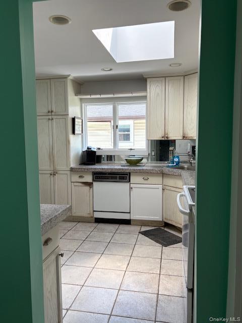 Single Family Milland Drive  Suffolk County, NY 11768, MLS-1050554-11