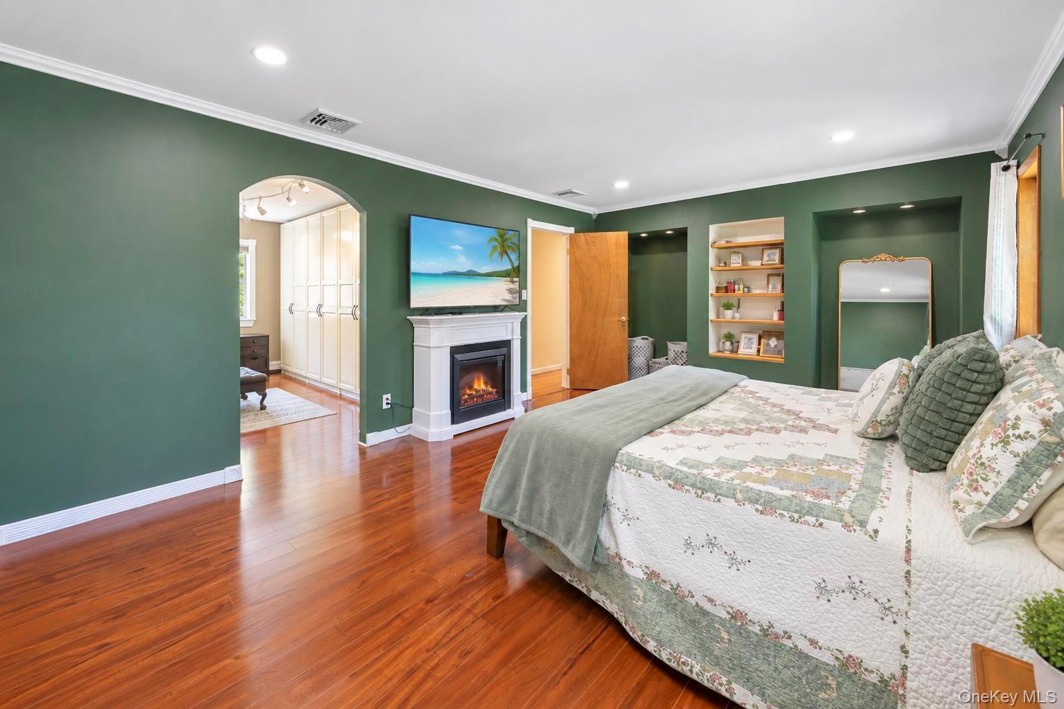 Single Family Ridgewood Avenue  Suffolk County, NY 11738, MLS-1050562-14