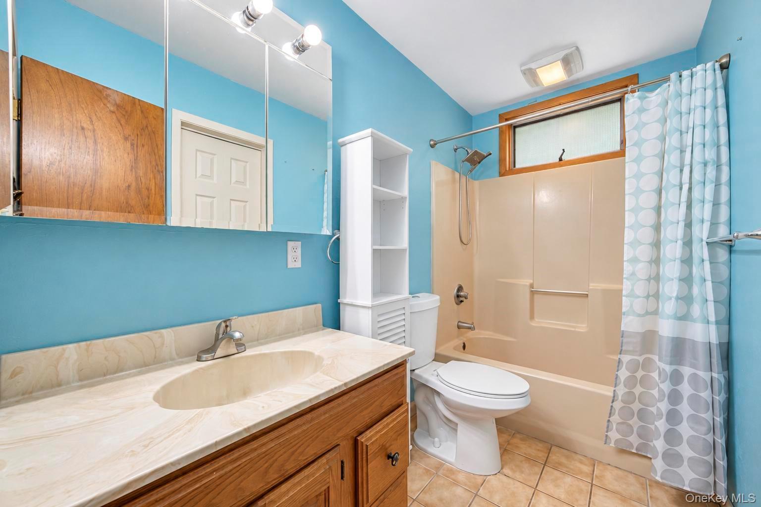 Single Family Ridgewood Avenue  Suffolk County, NY 11738, MLS-1050562-27