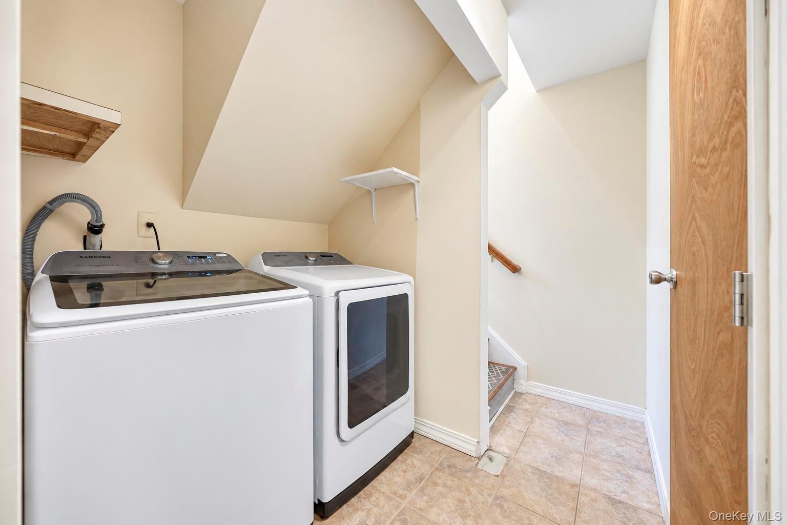 Single Family Ridgewood Avenue  Suffolk County, NY 11738, MLS-1050562-28