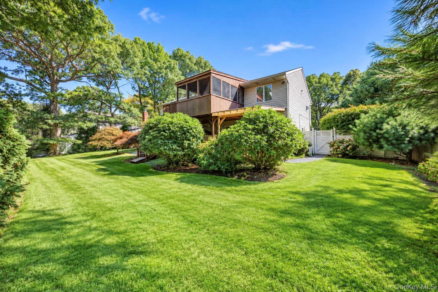 Single Family Ridgewood Avenue  Suffolk County, NY 11738, MLS-1050562-33