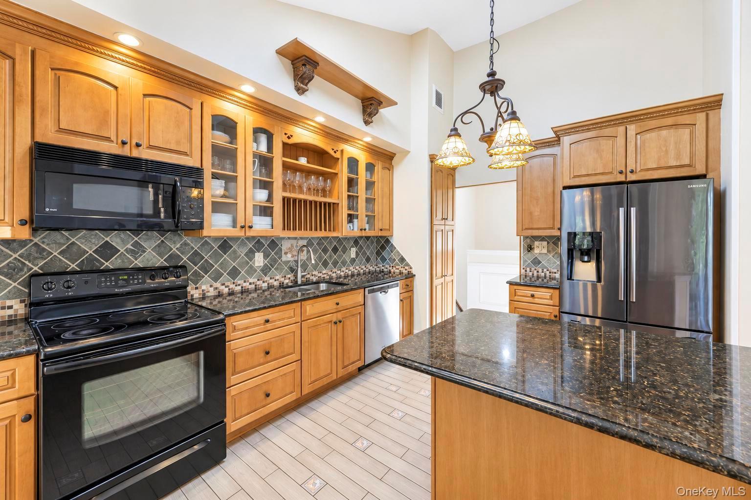 Single Family Ridgewood Avenue  Suffolk County, NY 11738, MLS-1050562-7