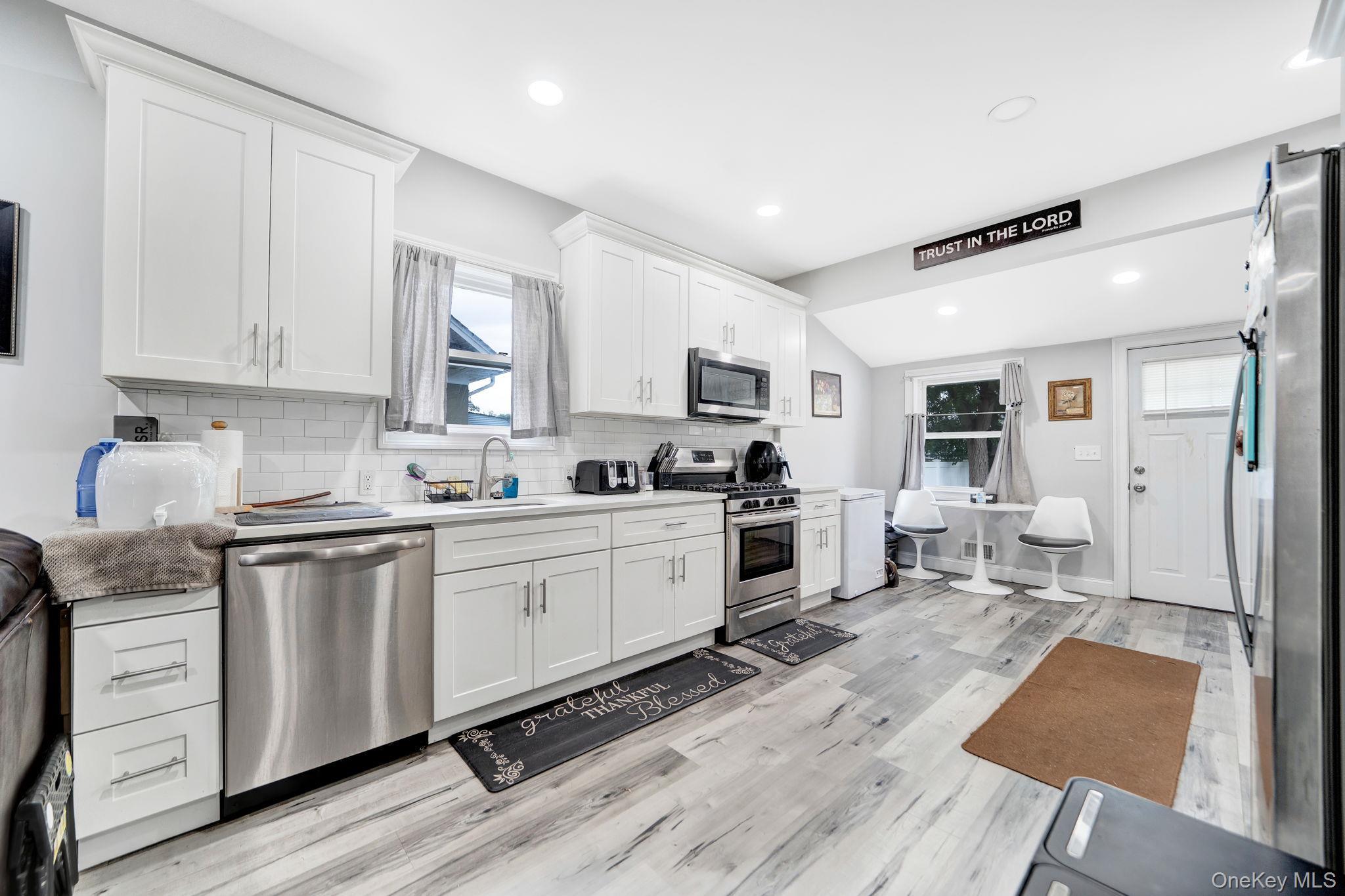 Single Family N Park Avenue Suffolk County, NY 11706, MLS-1050572-12