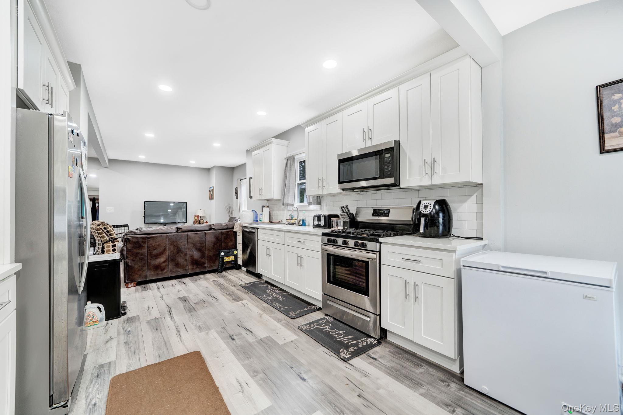 Single Family N Park Avenue Suffolk County, NY 11706, MLS-1050572-13