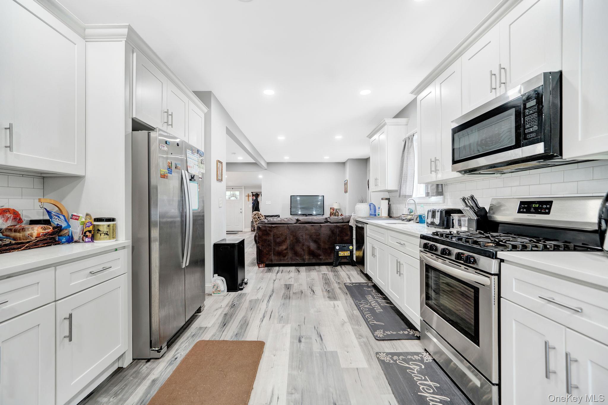 Single Family N Park Avenue Suffolk County, NY 11706, MLS-1050572-14