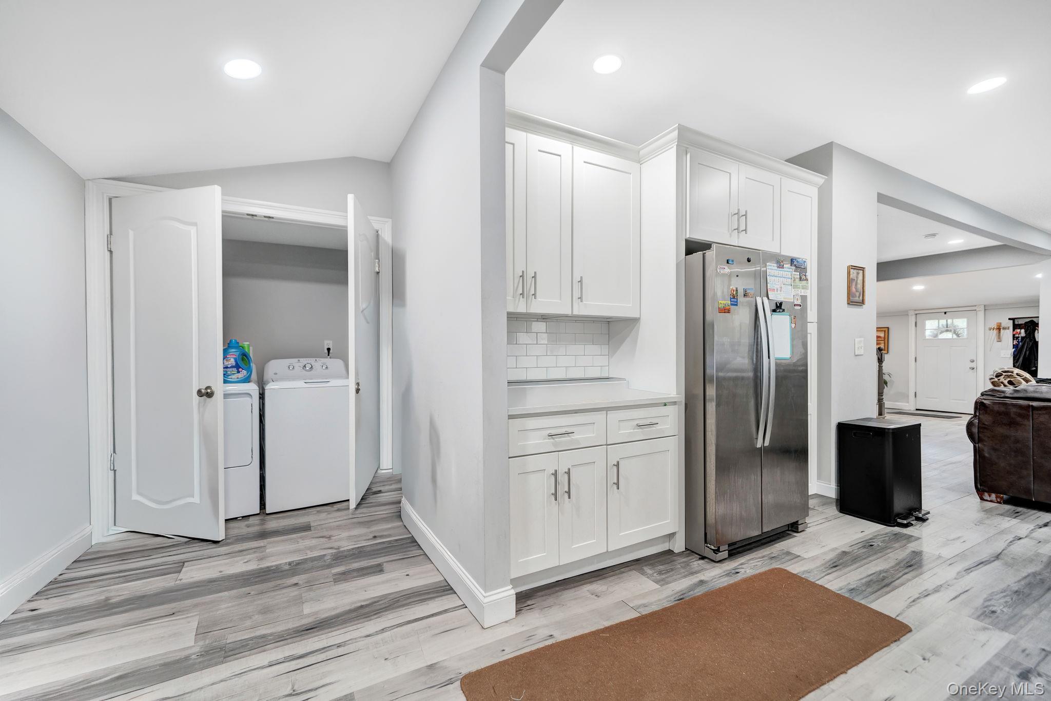 Single Family N Park Avenue Suffolk County, NY 11706, MLS-1050572-17