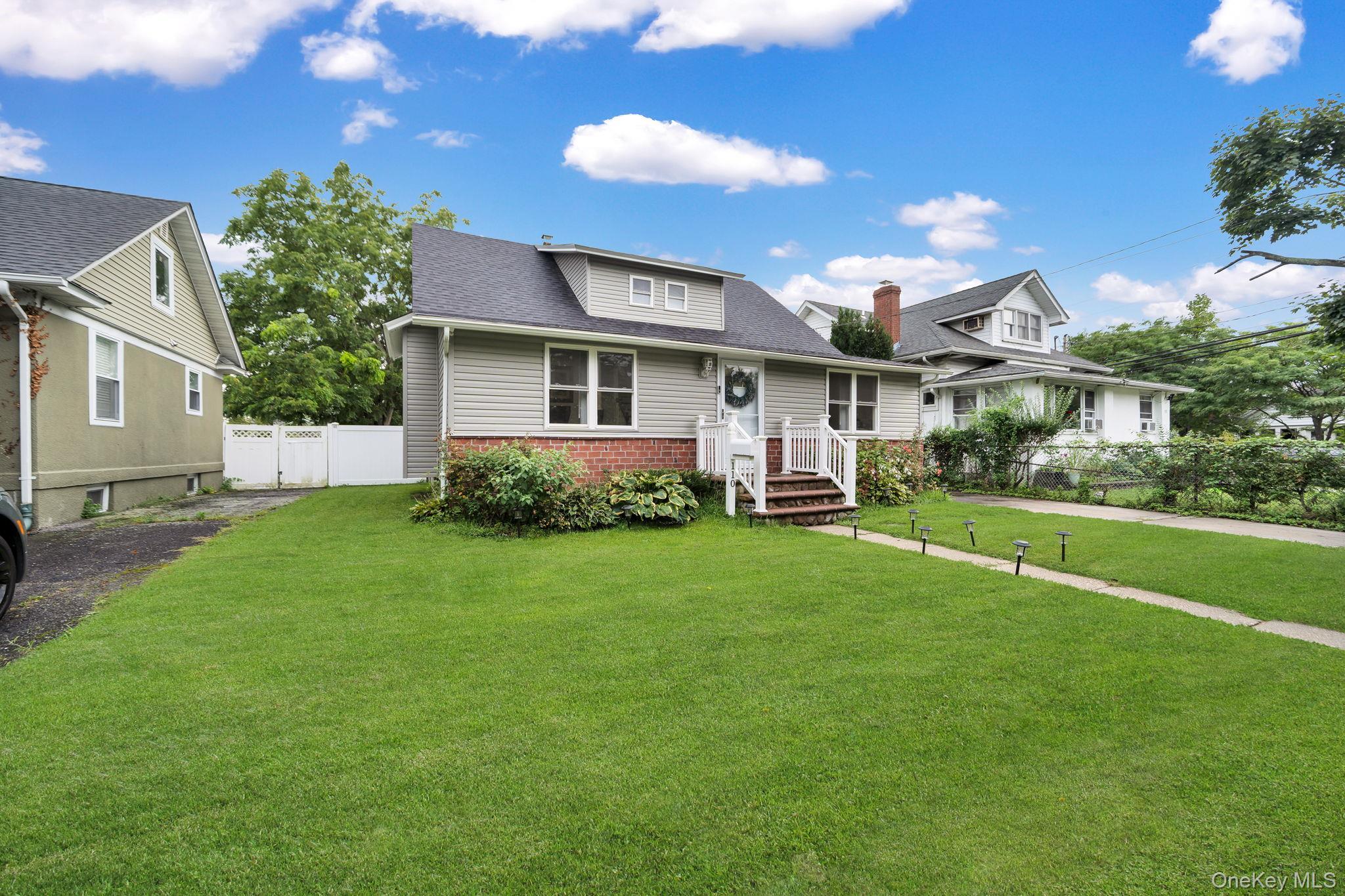Single Family N Park Avenue Suffolk County, NY 11706, MLS-1050572-2