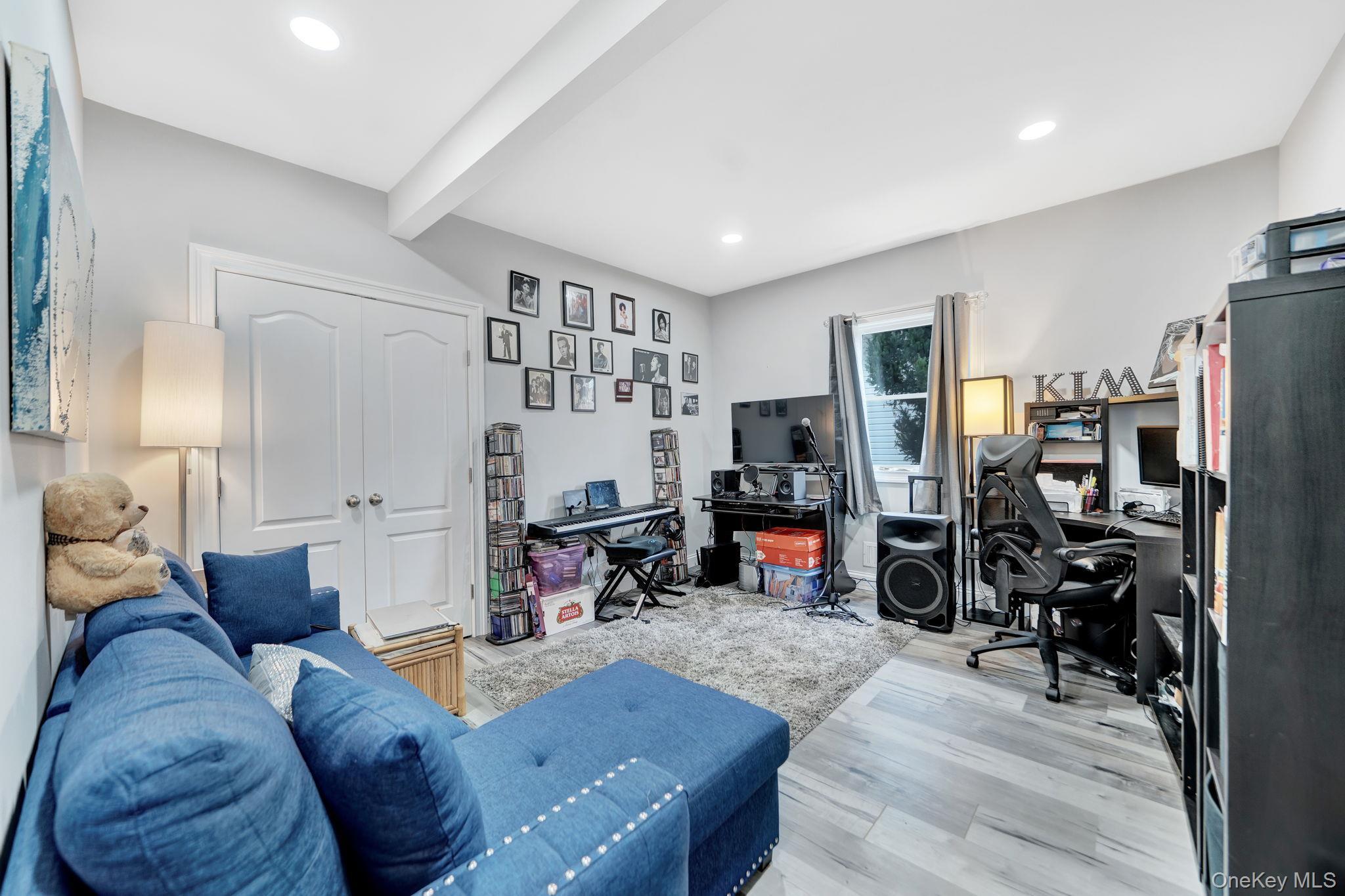Single Family N Park Avenue Suffolk County, NY 11706, MLS-1050572-20
