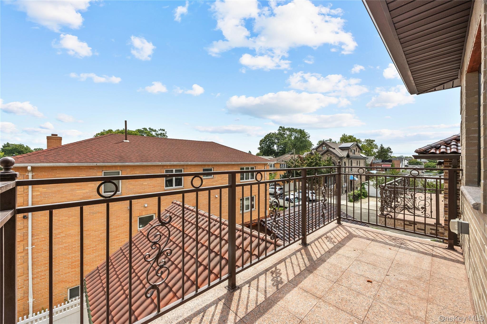 Single Family 189th Street  Queens, NY 11358, MLS-1050596-22