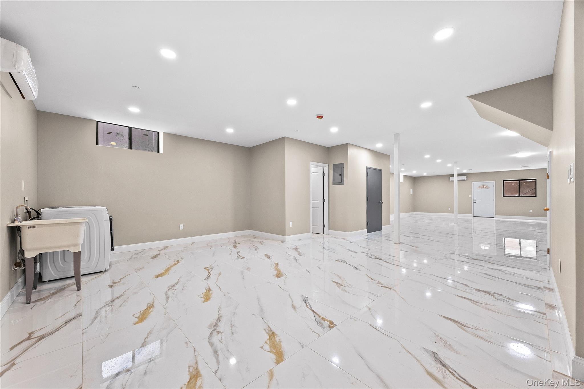 Single Family 189th Street  Queens, NY 11358, MLS-1050596-25