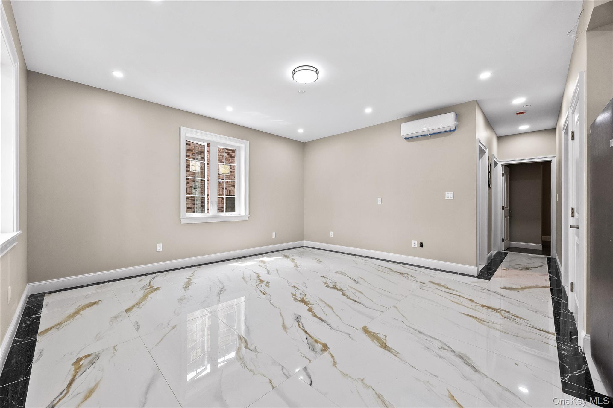 Single Family 189th Street  Queens, NY 11358, MLS-1050596-31