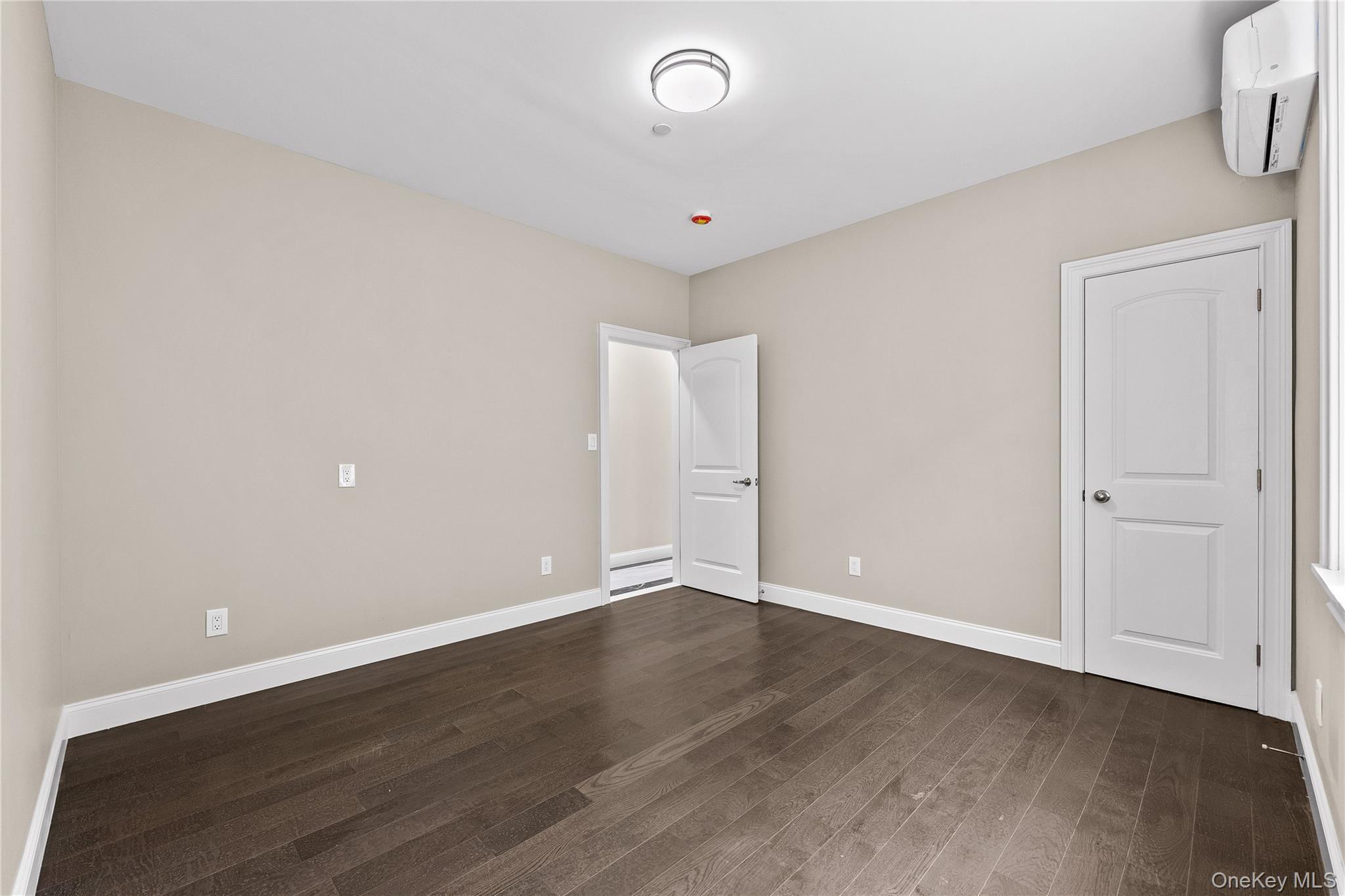 Single Family 189th Street  Queens, NY 11358, MLS-1050596-39