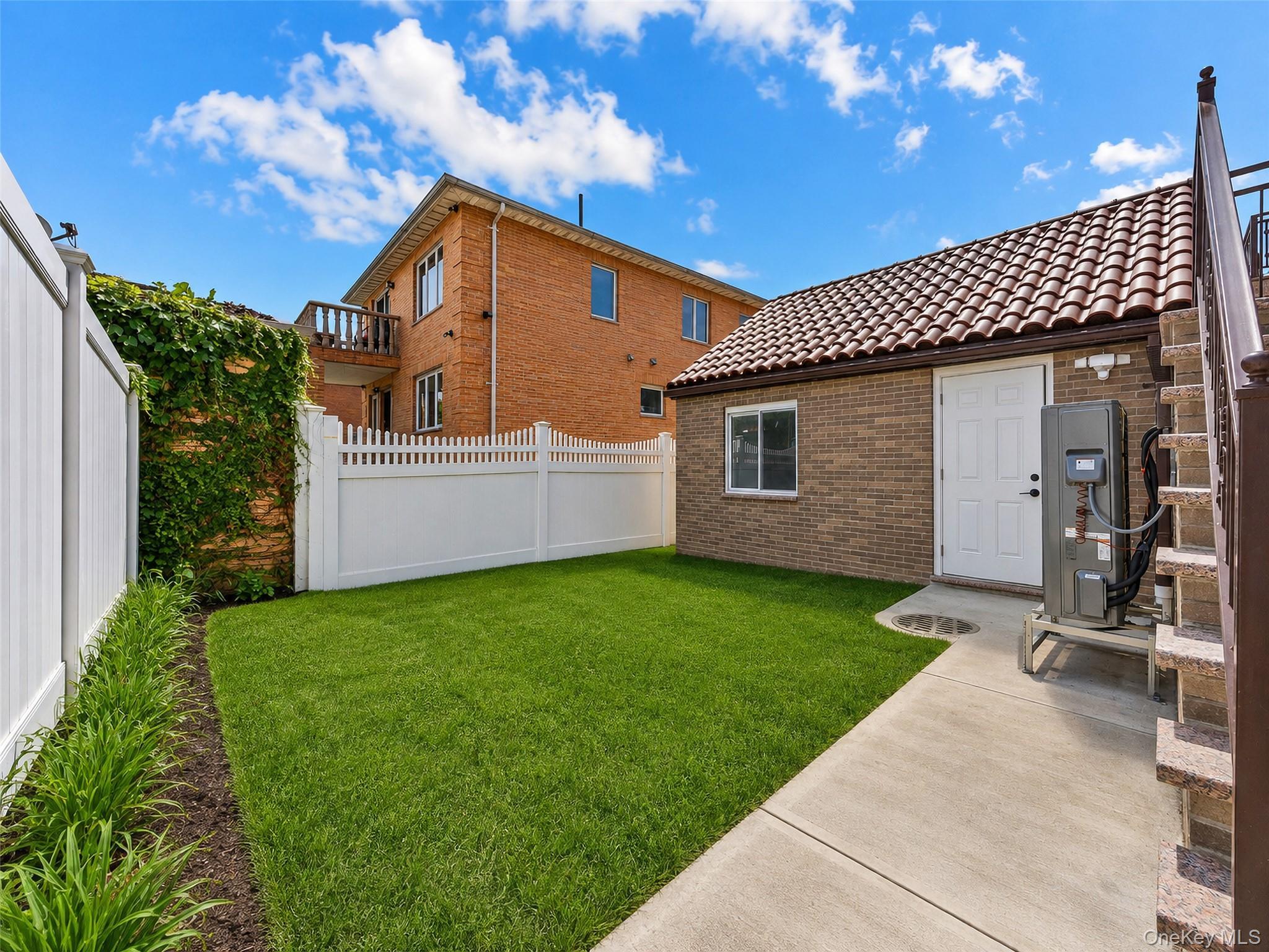 Single Family 189th Street  Queens, NY 11358, MLS-1050596-44