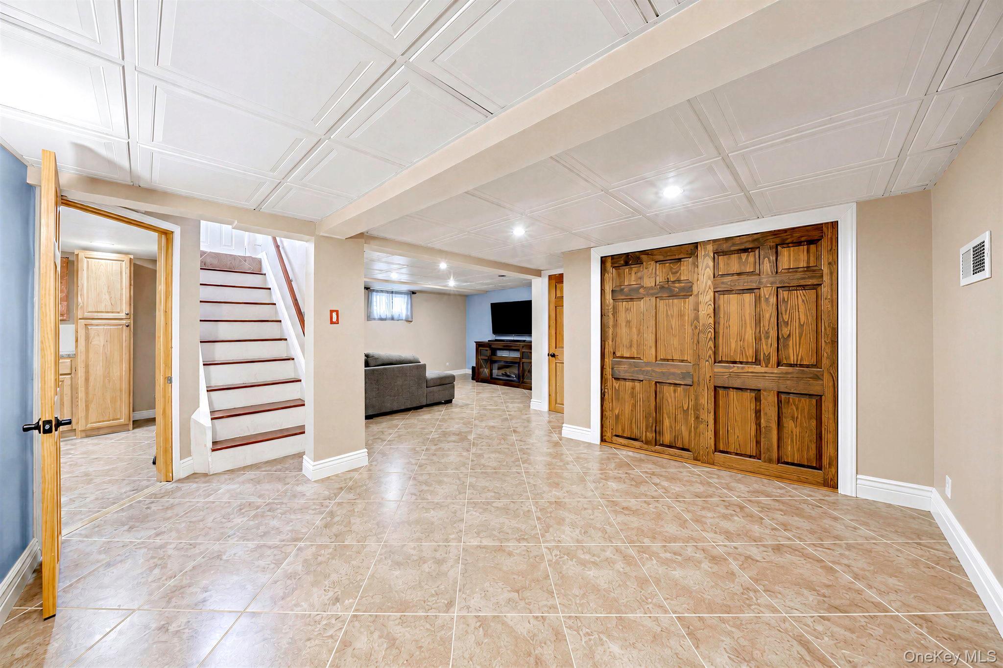 Single Family Secatogue Avenue Suffolk County, NY 11735, MLS-1050619-22
