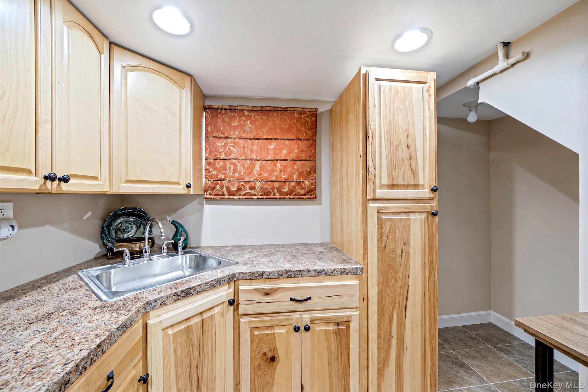 Single Family Secatogue Avenue Suffolk County, NY 11735, MLS-1050619-26