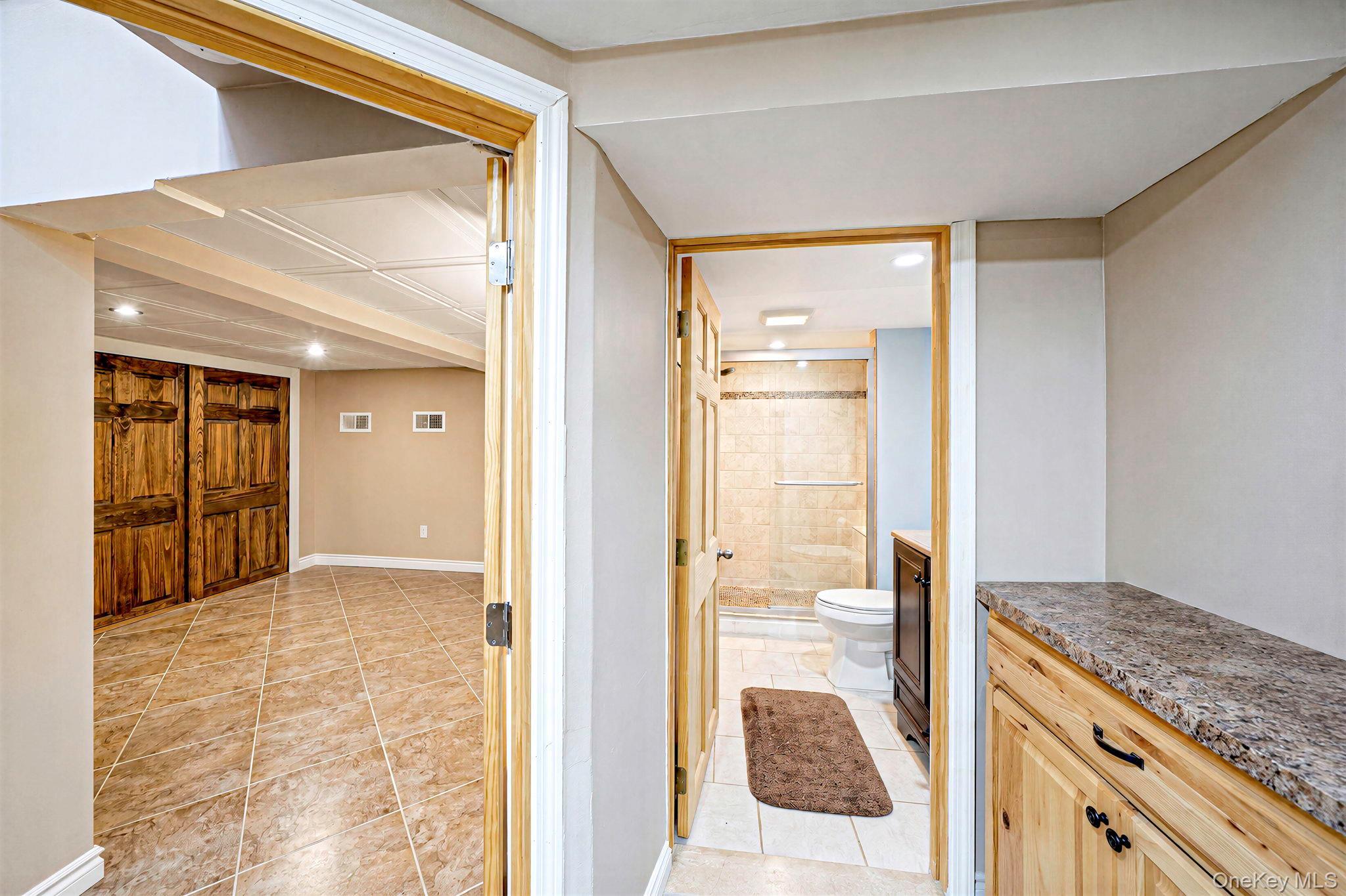 Single Family Secatogue Avenue Suffolk County, NY 11735, MLS-1050619-27