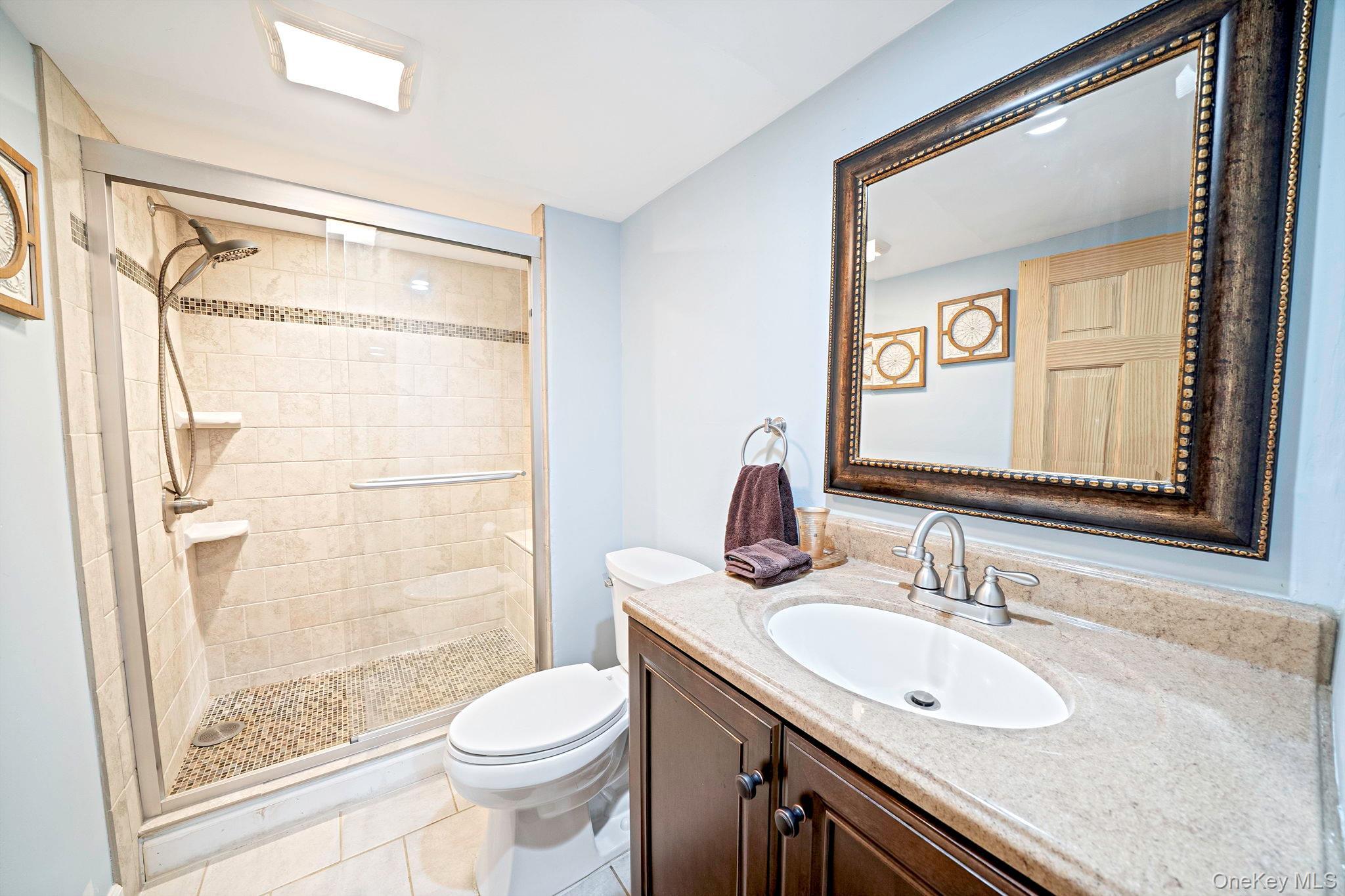 Single Family Secatogue Avenue Suffolk County, NY 11735, MLS-1050619-28