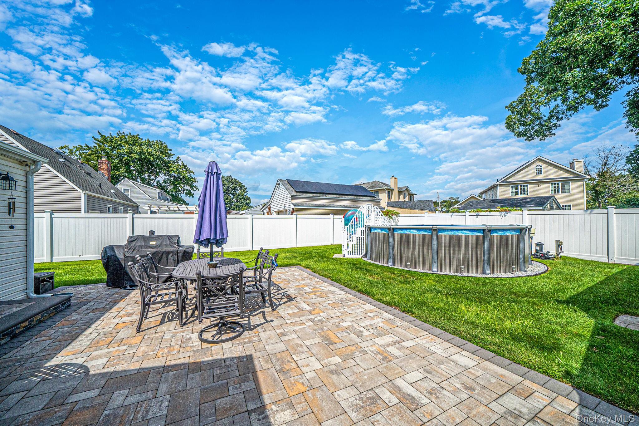 Single Family Secatogue Avenue Suffolk County, NY 11735, MLS-1050619-29