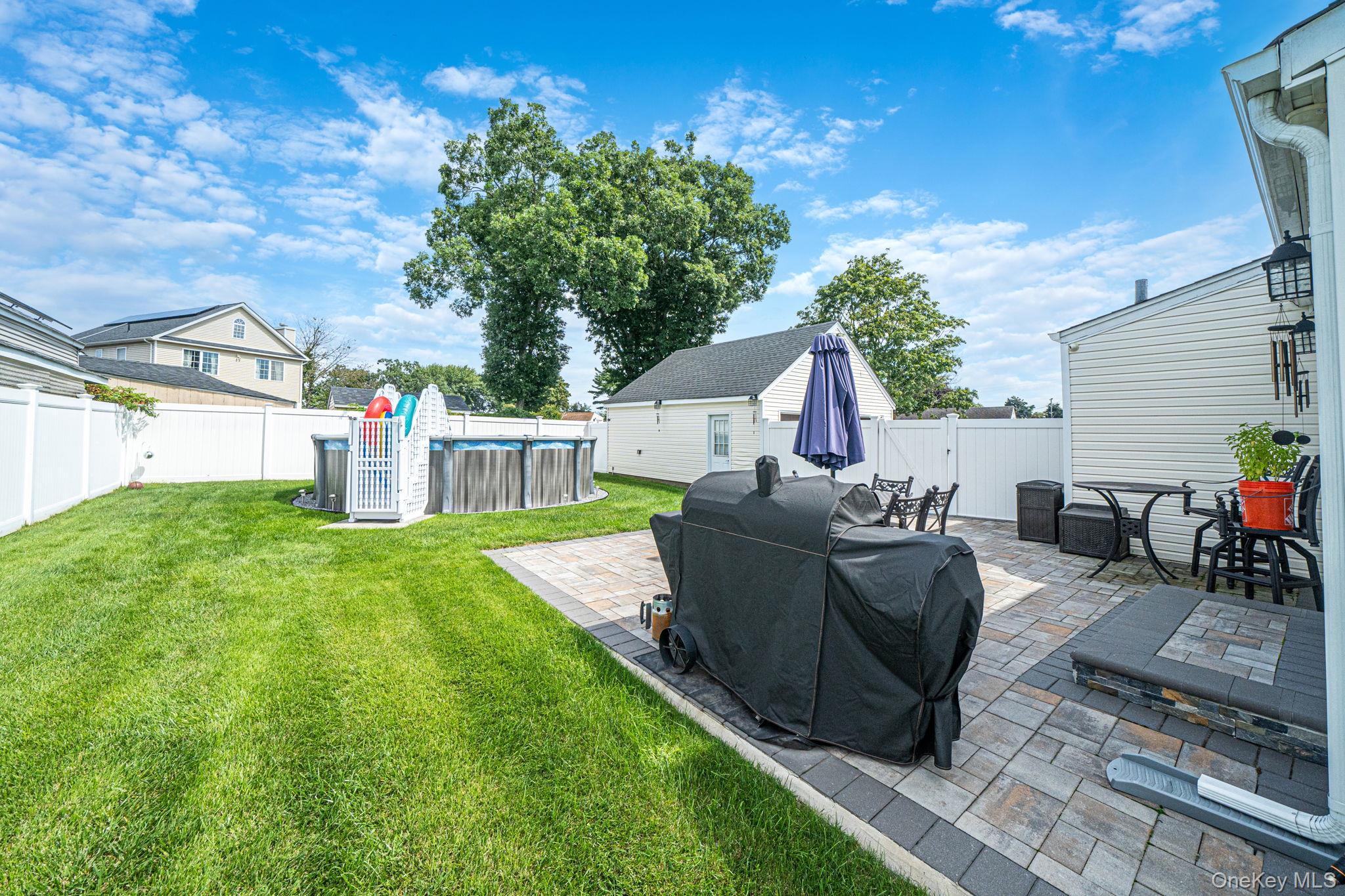 Single Family Secatogue Avenue Suffolk County, NY 11735, MLS-1050619-32