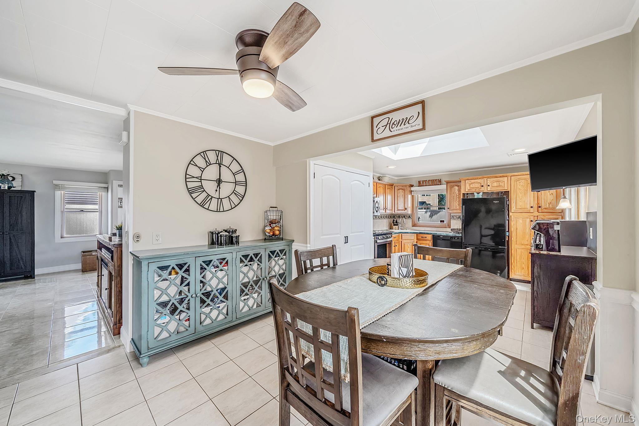 Single Family Secatogue Avenue Suffolk County, NY 11735, MLS-1050619-7