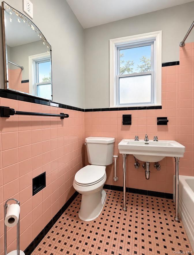 Single Family E 232nd Street  Bronx, NY 10466, MLS-1050626-6