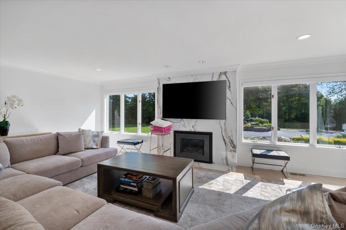 Single Family Landing Court  Suffolk County, NY 11746, MLS-1050631-12