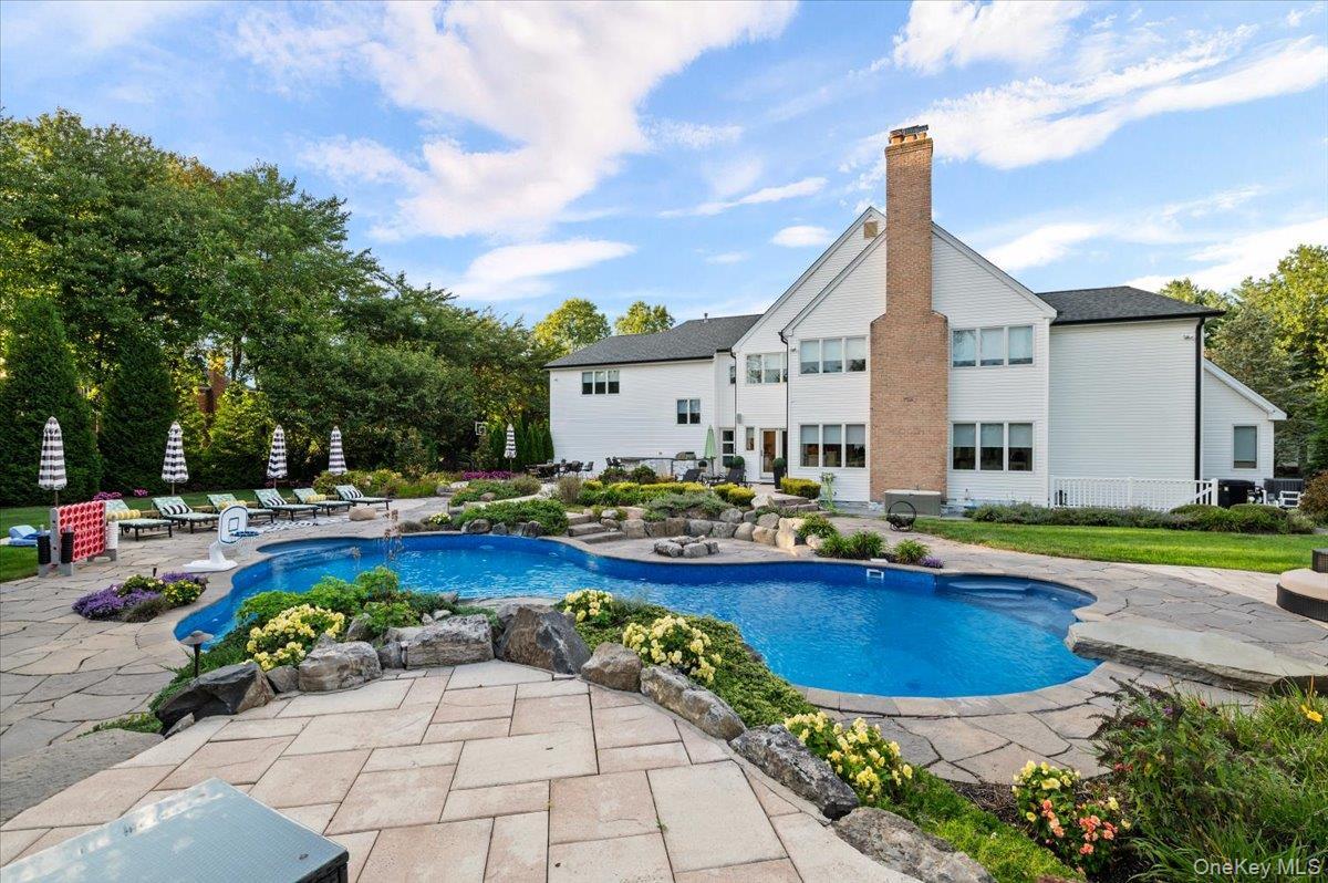 Single Family Landing Court  Suffolk County, NY 11746, MLS-1050631-46