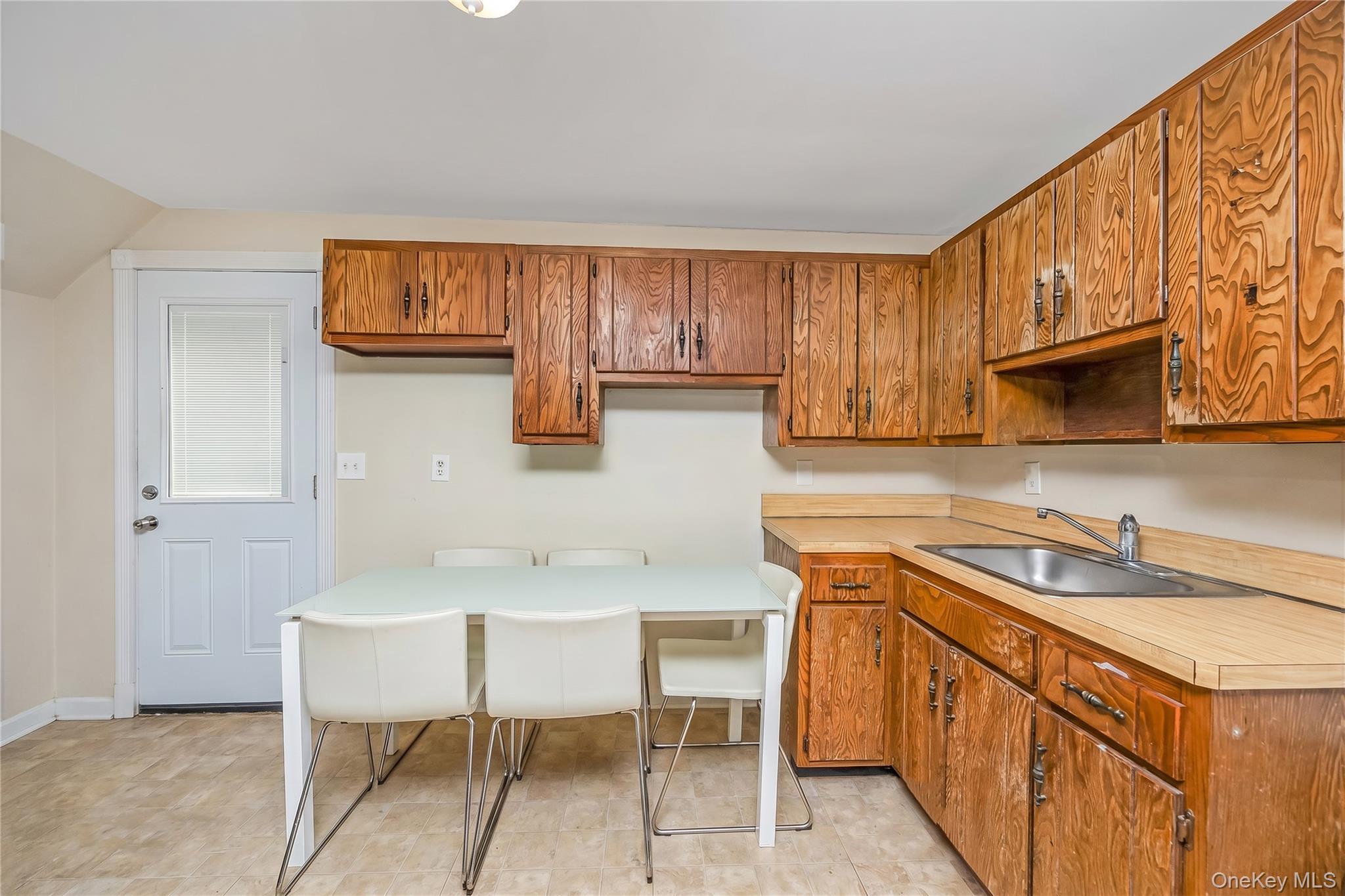 Single Family Cedar Avenue  Suffolk County, NY 11735, MLS-1050640-11