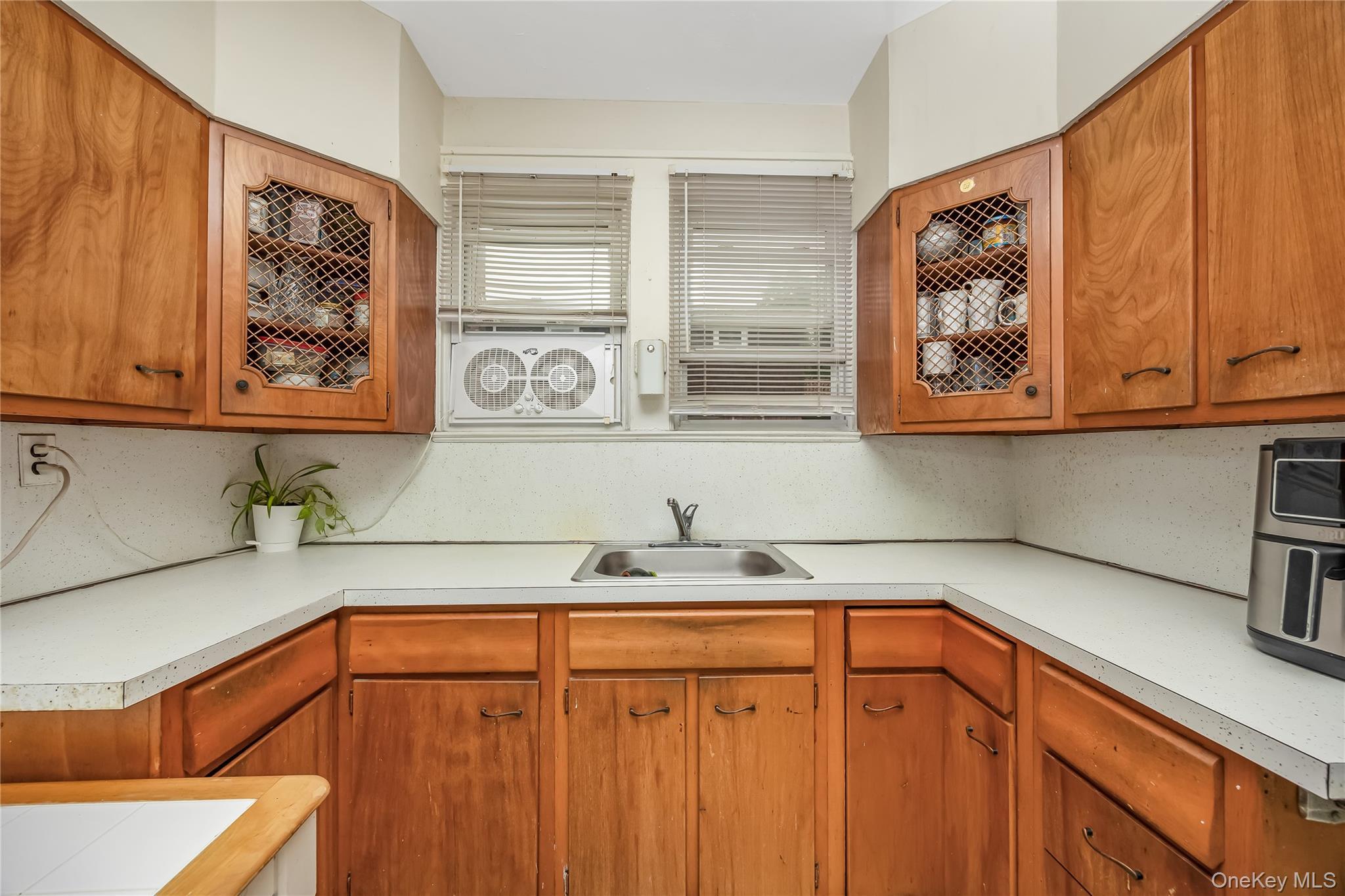 Single Family Cedar Avenue  Suffolk County, NY 11735, MLS-1050640-6