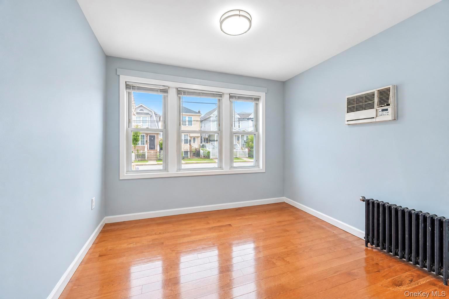 Single Family 117th Street  Queens, NY 11419, MLS-1050659-12