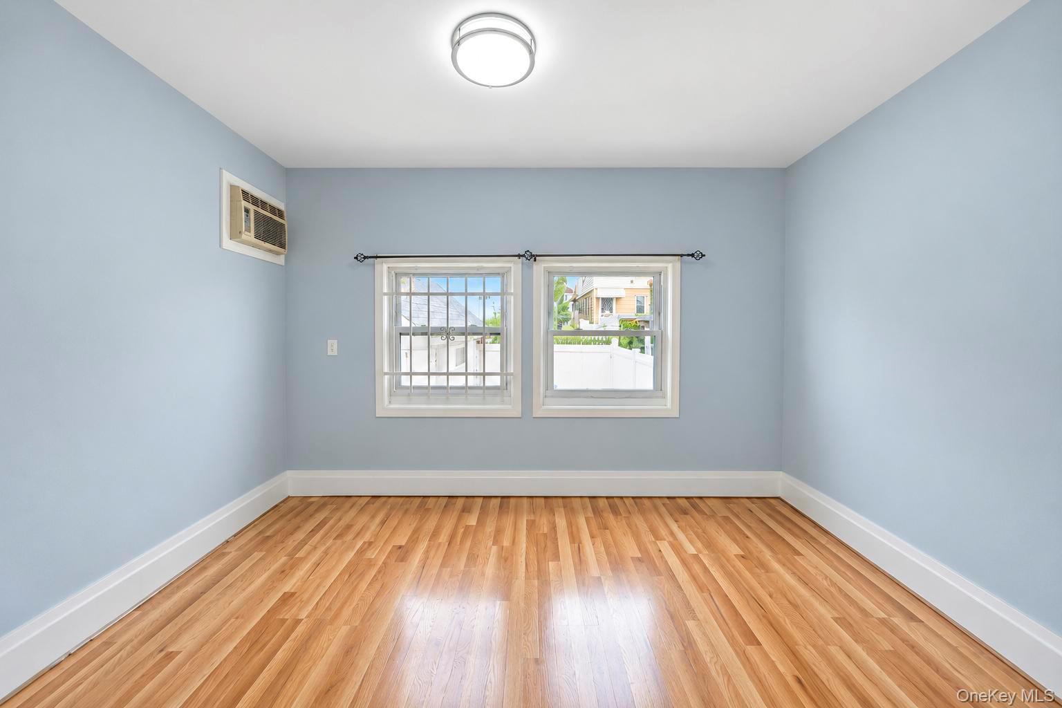 Single Family 117th Street  Queens, NY 11419, MLS-1050659-8
