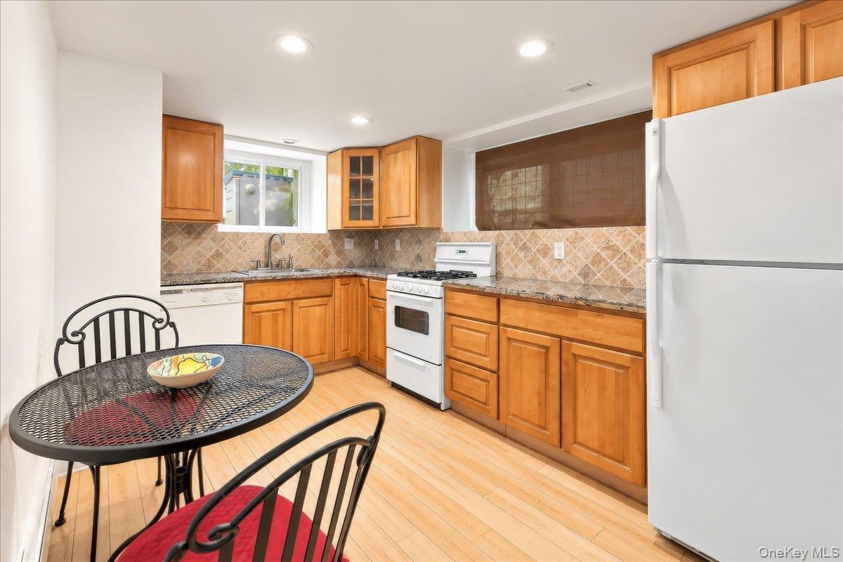 Single Family Edgewood Park Westchester County, NY 10801, MLS-1050741-13