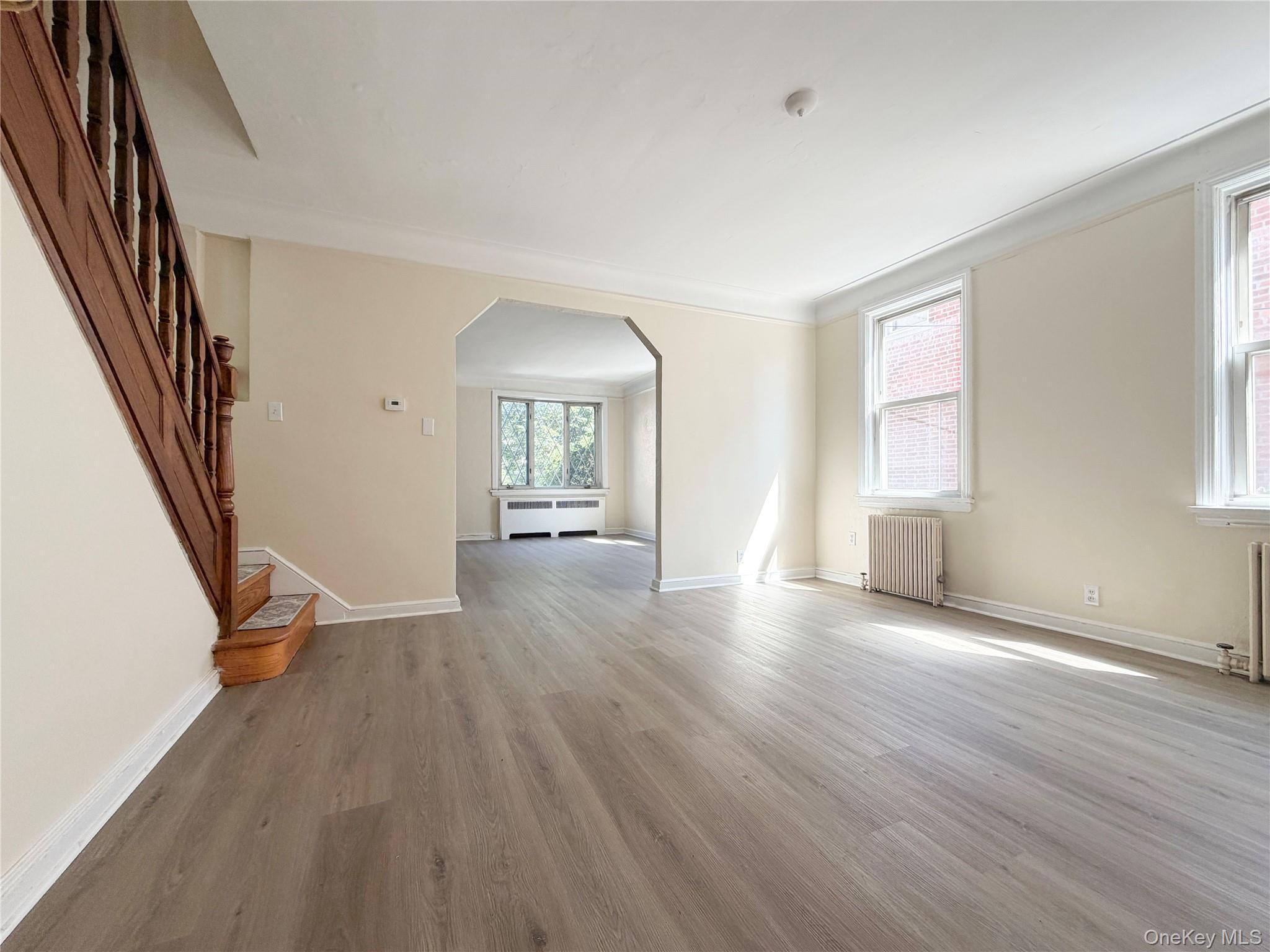 Single Family Yates Avenue Bronx, NY 10461, MLS-1050772-10