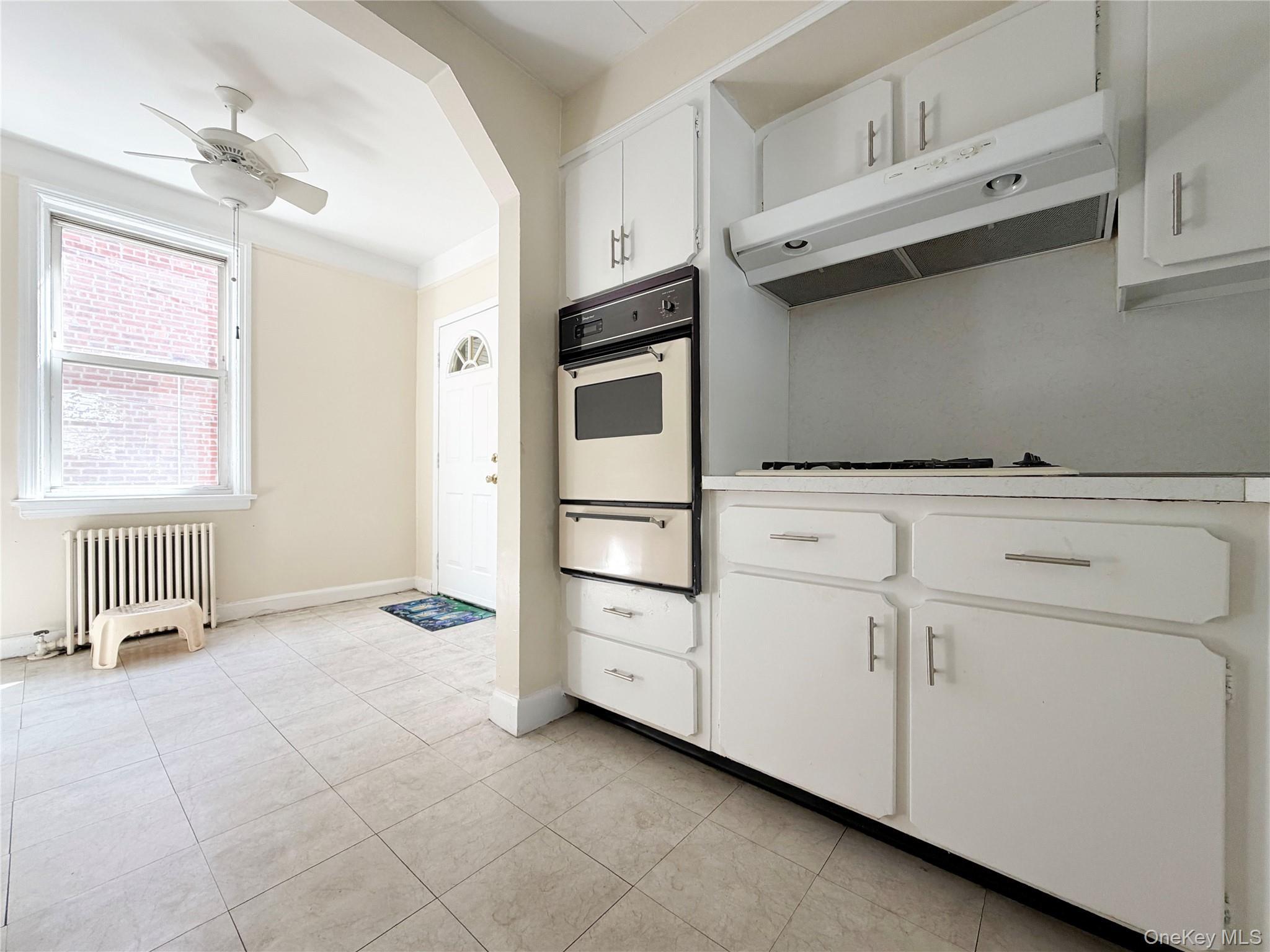 Single Family Yates Avenue Bronx, NY 10461, MLS-1050772-12