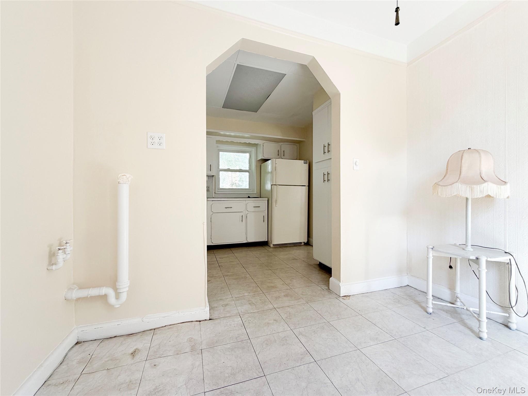 Single Family Yates Avenue Bronx, NY 10461, MLS-1050772-13