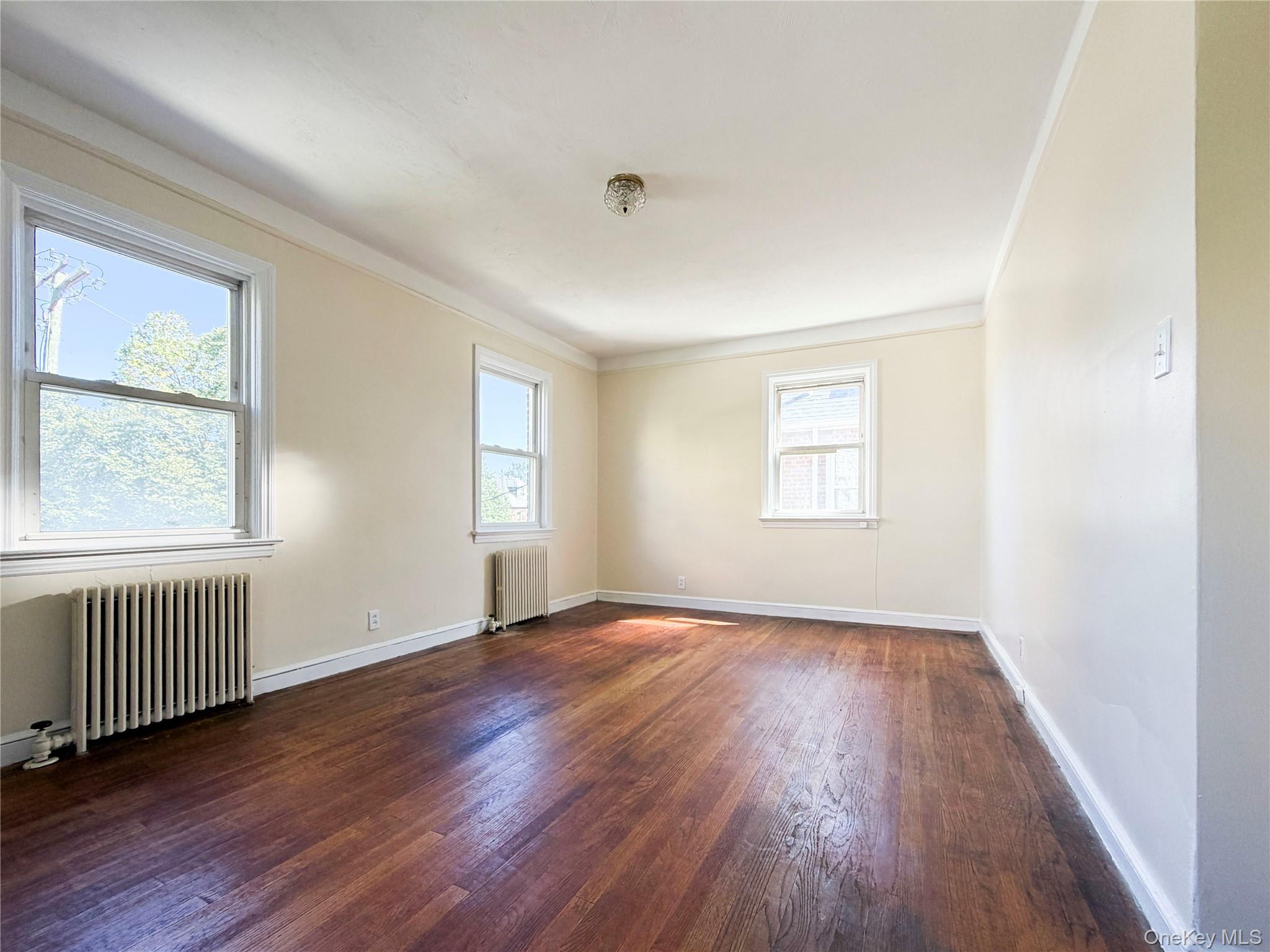 Single Family Yates Avenue Bronx, NY 10461, MLS-1050772-15